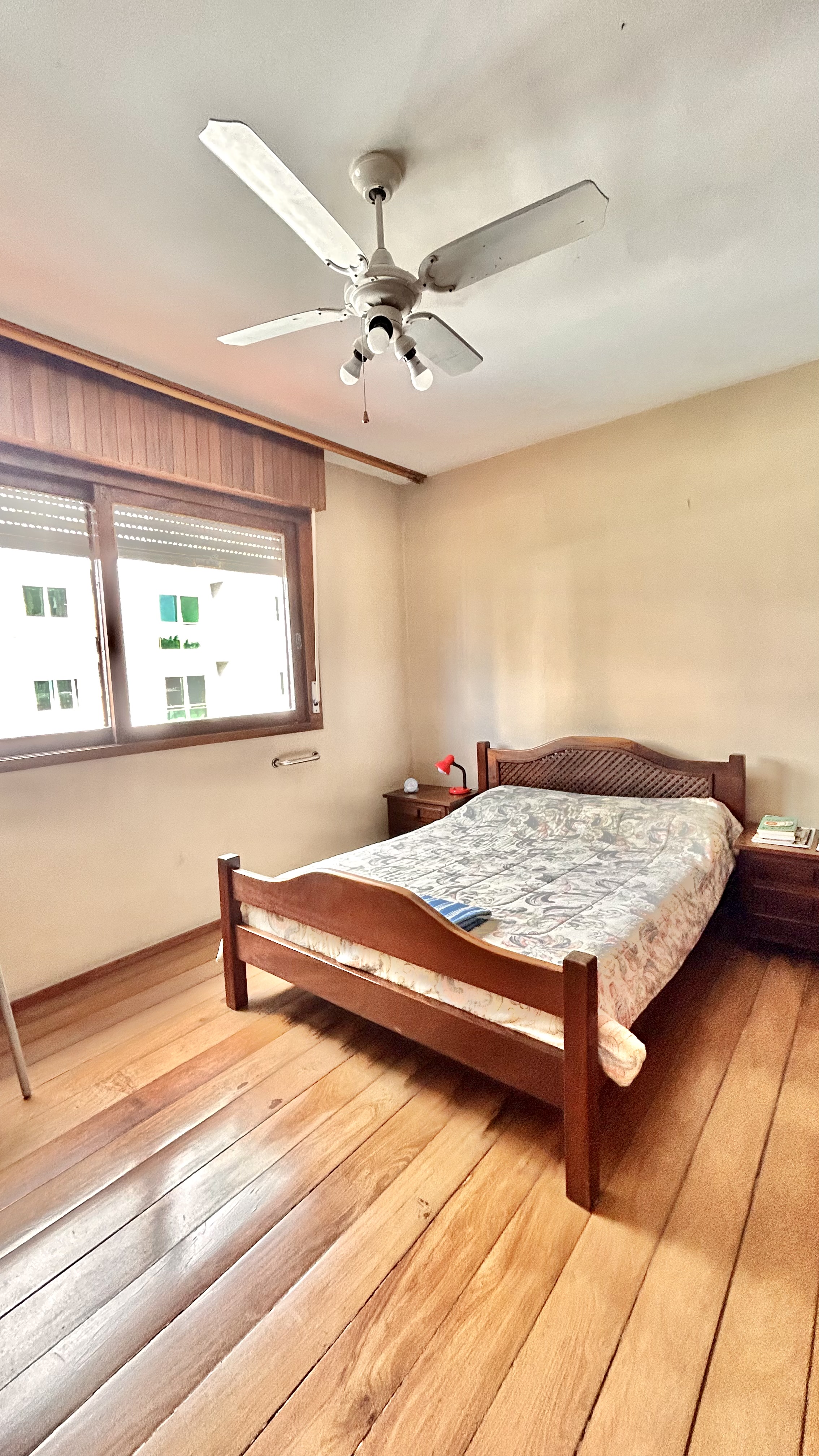 R$ 850.000 - ENORME APARTAMENTO - 157M2 - SACADA - VISTA LIVRE - 3 DORM - 2 VAGAS Avenida Carlos Gomes Porto Alegre - 