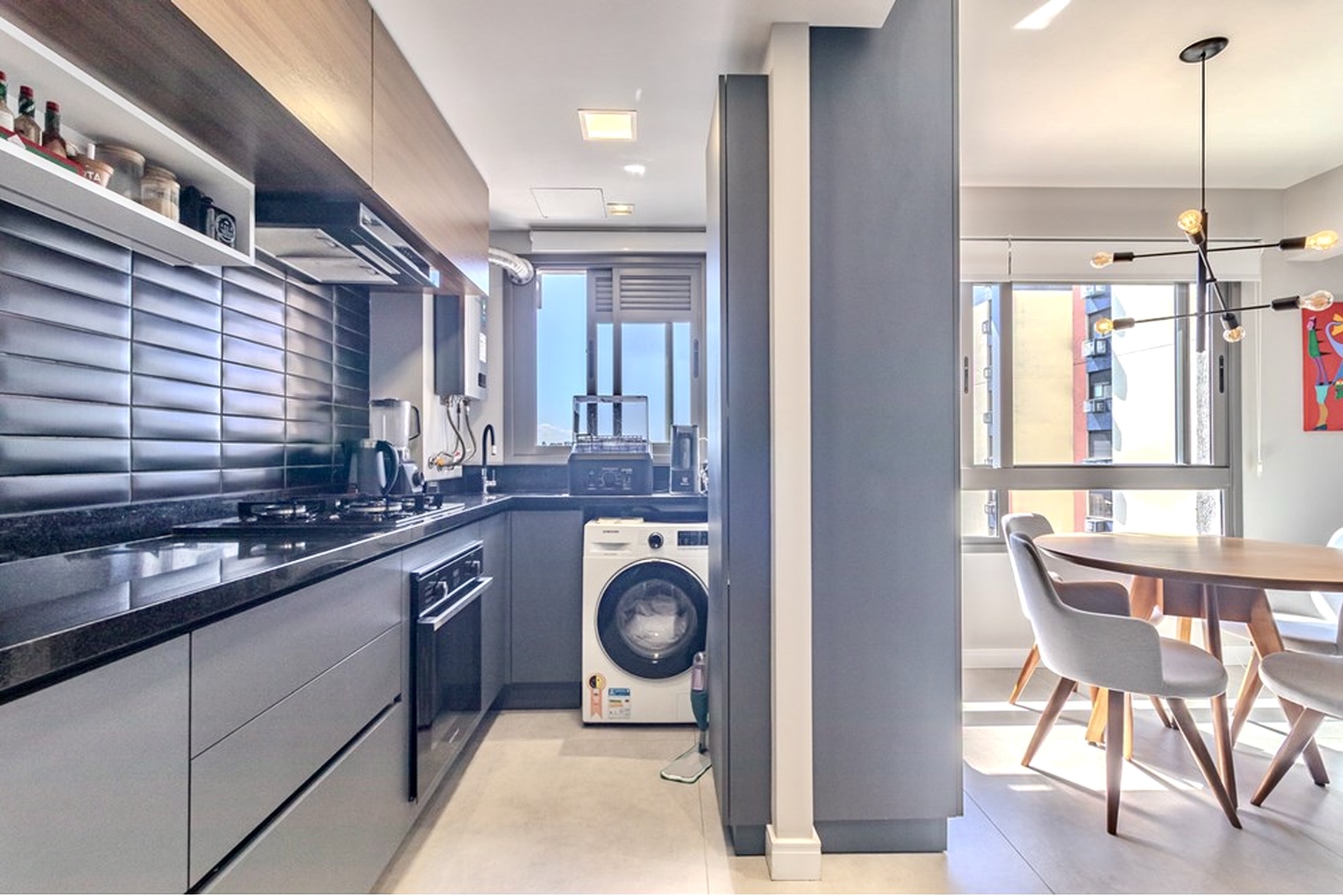 R$ 830.000 - LINDO APARTAMENTO - 75M2 - 2 DORM - SU&Iacute;TE - CHURRASQUEIRA - 2 VAGAS Avenida João Pessoa Porto Alegre - 