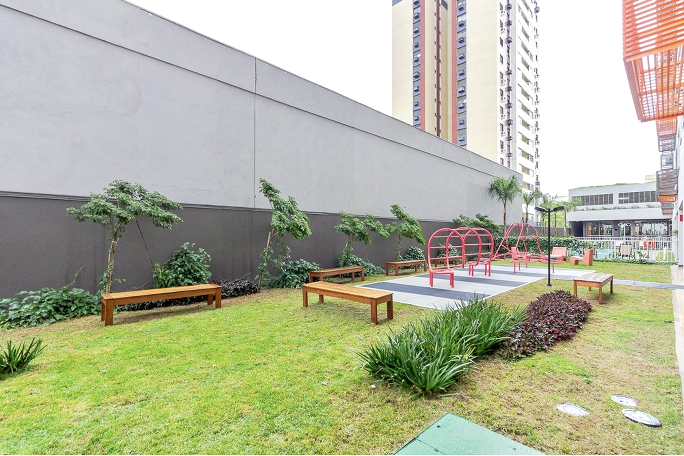 R$ 830.000 - LINDO APARTAMENTO - 75M2 - 2 DORM - SU&Iacute;TE - CHURRASQUEIRA - 2 VAGAS Avenida João Pessoa Porto Alegre - 