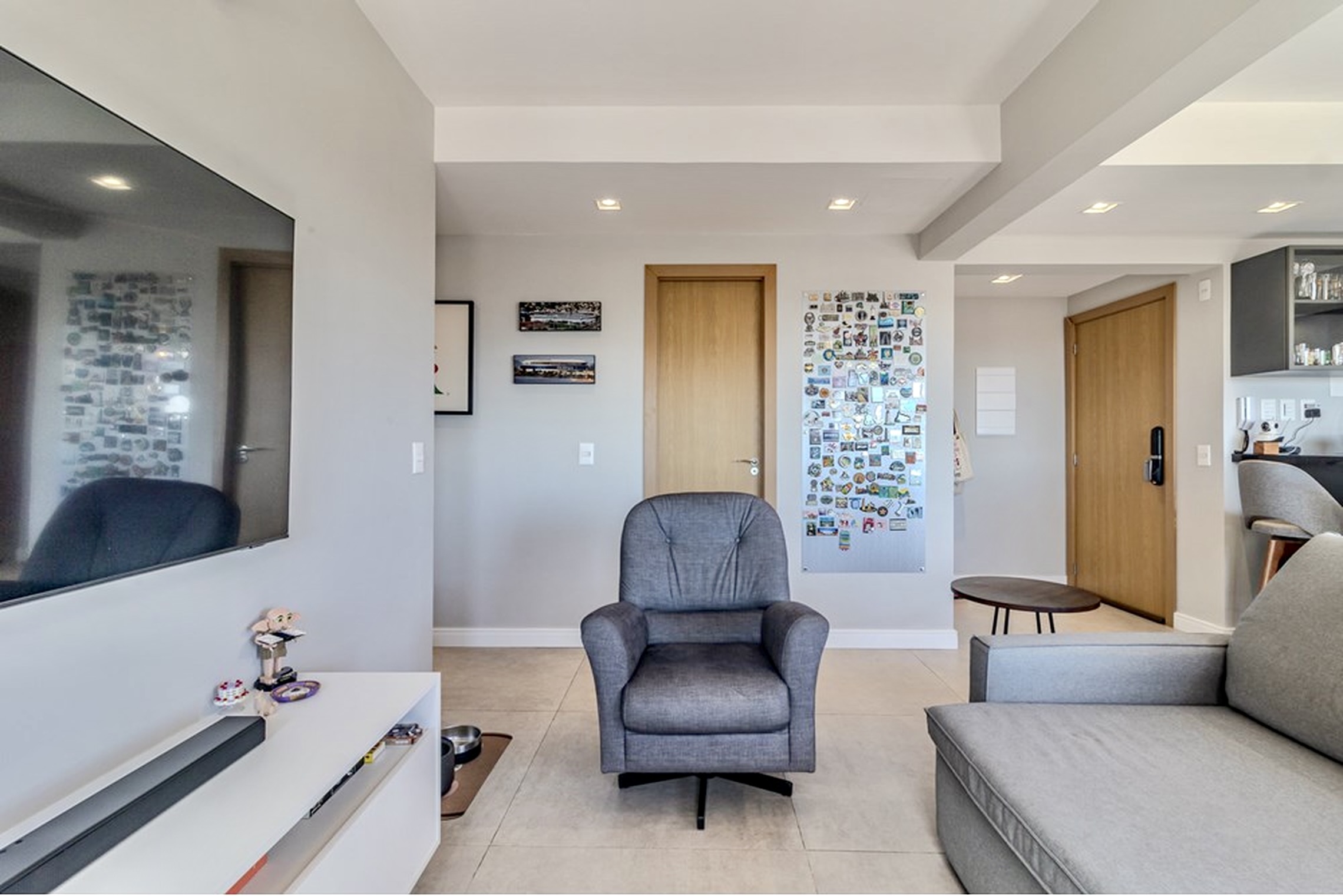 R$ 830.000 - LINDO APARTAMENTO - 75M2 - 2 DORM - SU&Iacute;TE - CHURRASQUEIRA - 2 VAGAS Avenida João Pessoa Porto Alegre - 