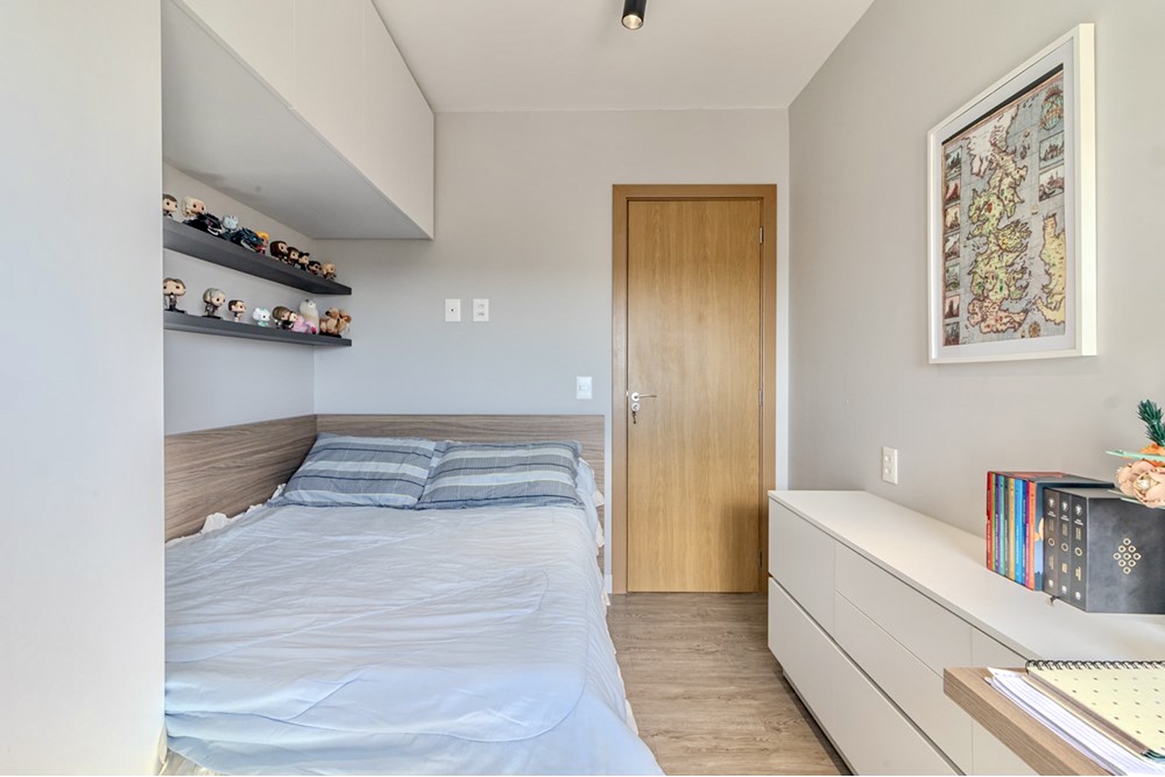 R$ 830.000 - LINDO APARTAMENTO - 75M2 - 2 DORM - SU&Iacute;TE - CHURRASQUEIRA - 2 VAGAS Avenida João Pessoa Porto Alegre - 