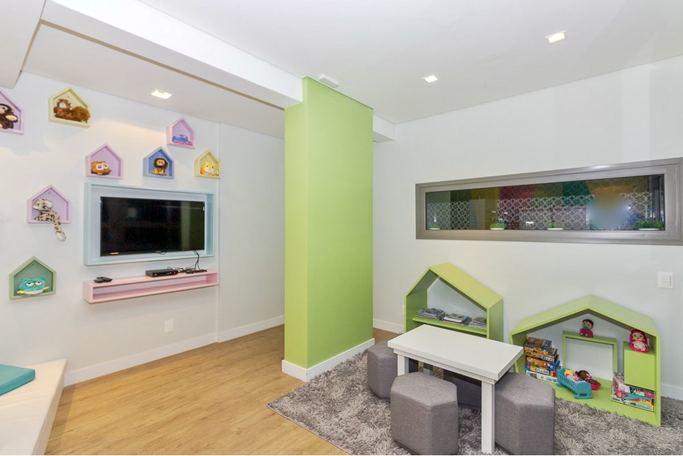 R$ 830.000 - LINDO APARTAMENTO - 75M2 - 2 DORM - SU&Iacute;TE - CHURRASQUEIRA - 2 VAGAS Avenida João Pessoa Porto Alegre - 