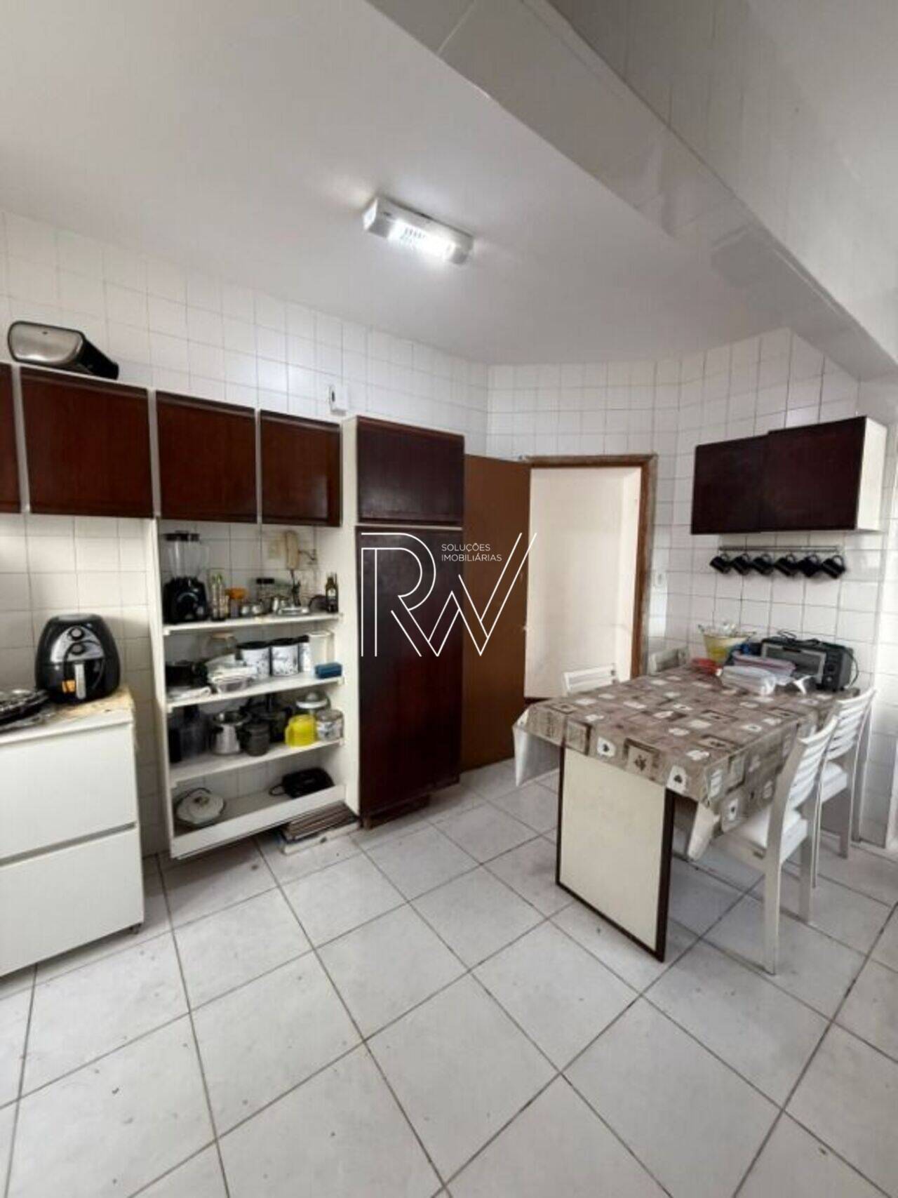 APARTAMENTO 3 QUARTOS SU&Iacute;TE DEPEND&Ecirc;NCIA 2 GARAGENS NASCENTE  &Agrave; VENDA NO JARDIM APIPEMA! Rua Nita Costa Salvador - 