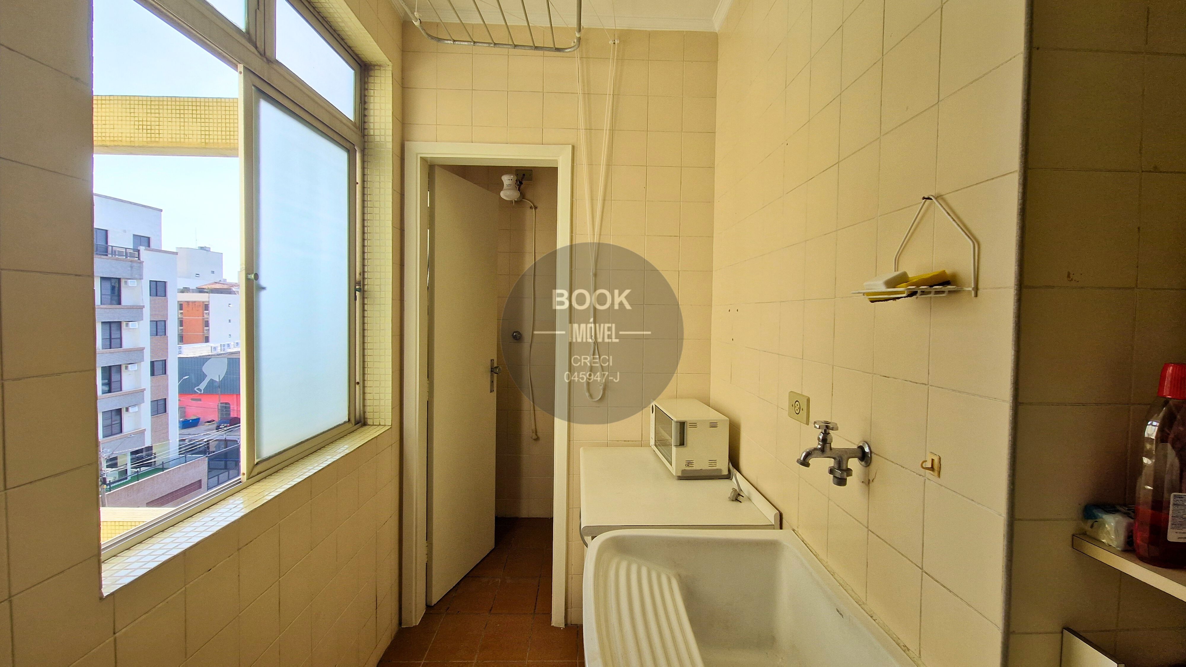 7 minutos caminhando para a praia Rua da Constituição Guarujá - 