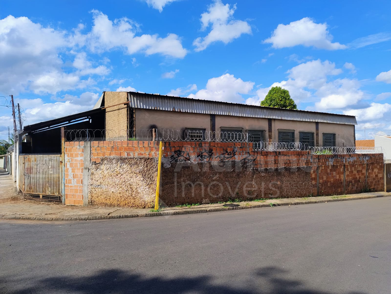 Parque J&uacute;lio N&oacute;brega - Barrac&atilde;o Comercial  Bauru - 