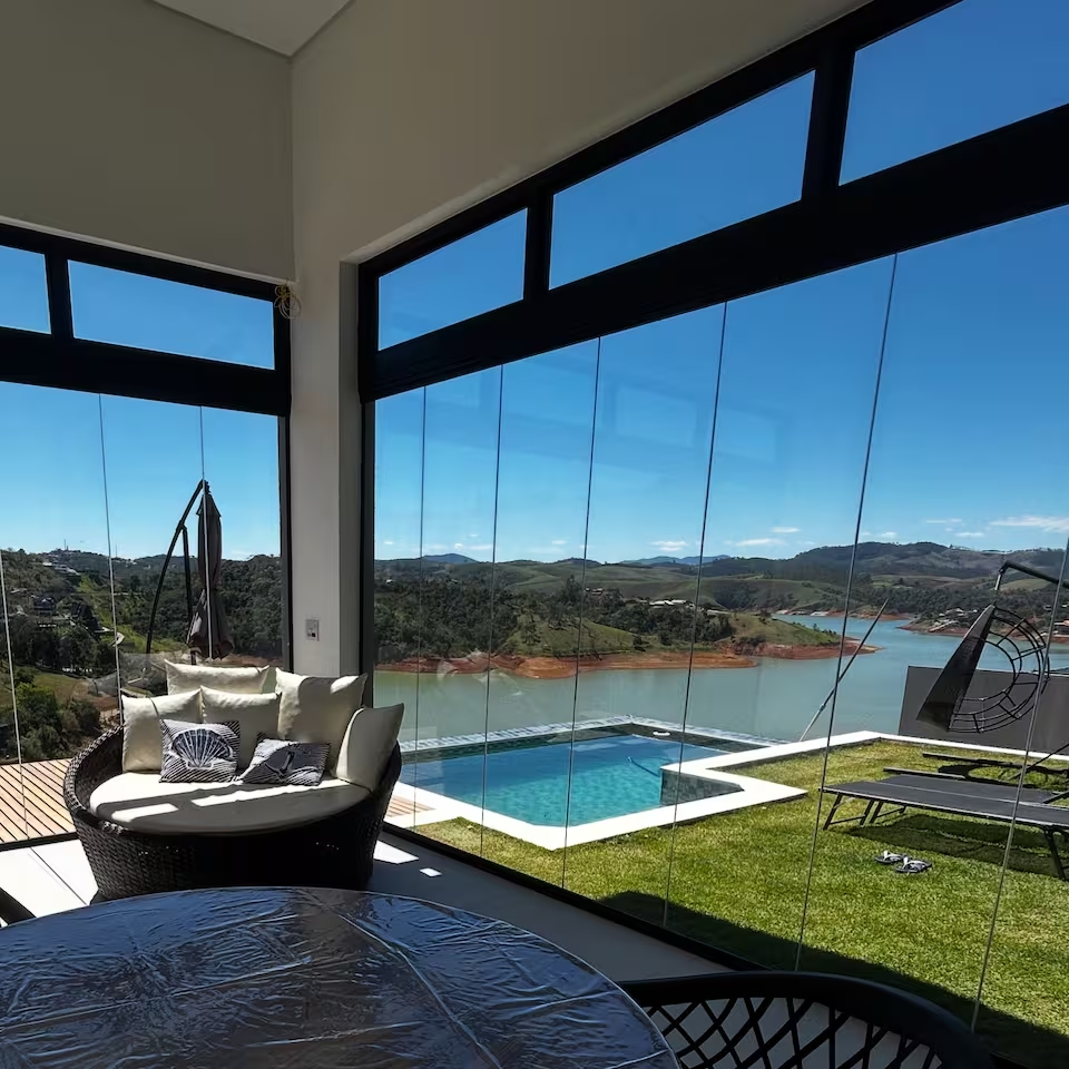 Excelente casa com vista para a represa &agrave; venda em condom&iacute;nio Rua das Aroeiras Igaratá - 