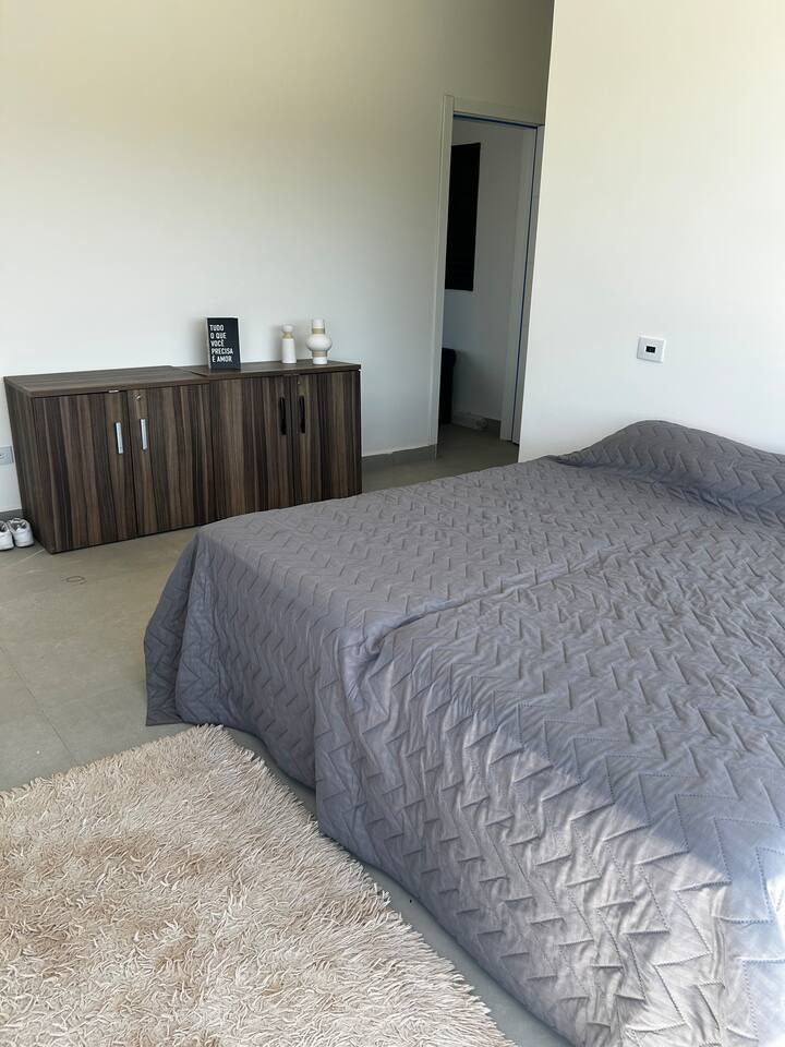 Excelente casa com vista para a represa &agrave; venda em condom&iacute;nio Rua das Aroeiras Igaratá - 