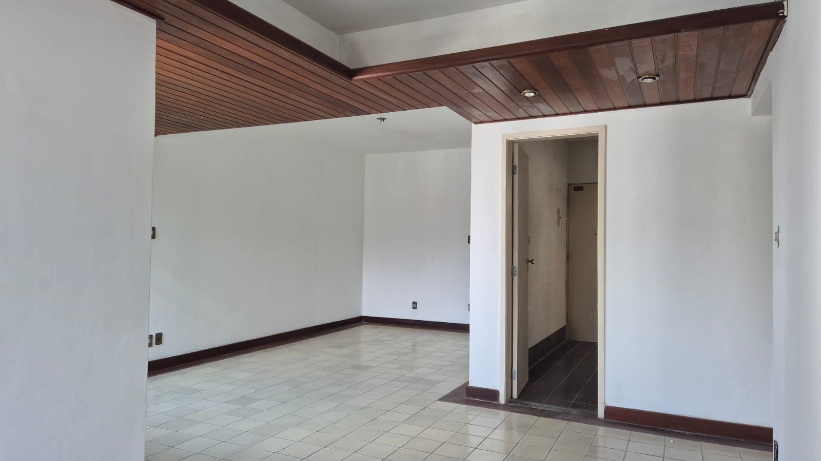 APARTAMENTO 2 QUARTOS ARM&Aacute;RIOS DEPEND&Ecirc;NCIA COMPLETA PORTARIA 24h &Agrave; VENDA NA GRA&Ccedil;A! Avenida Princesa Isabel Salvador - 