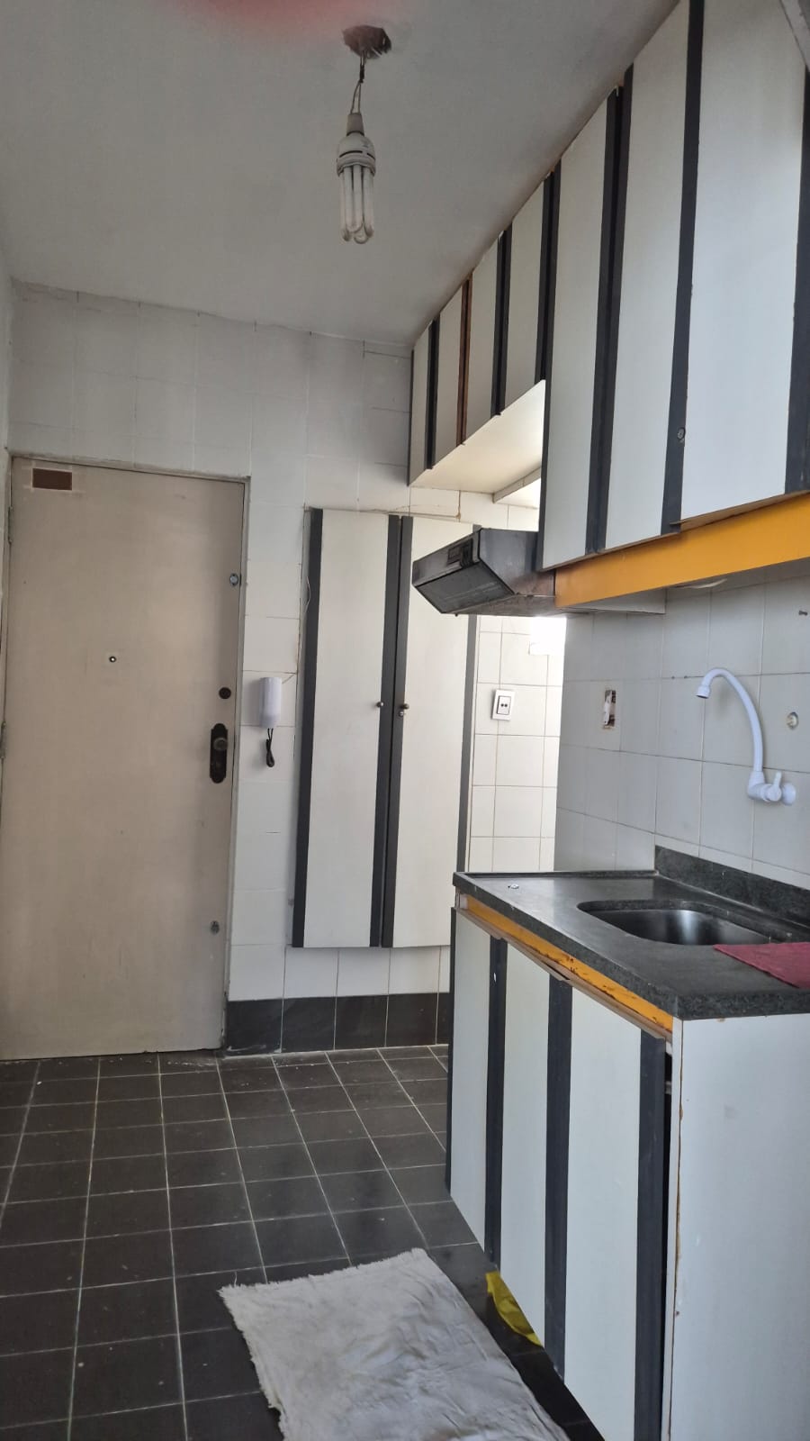 APARTAMENTO 2 QUARTOS ARM&Aacute;RIOS DEPEND&Ecirc;NCIA COMPLETA PORTARIA 24h &Agrave; VENDA NA GRA&Ccedil;A! Avenida Princesa Isabel Salvador - 