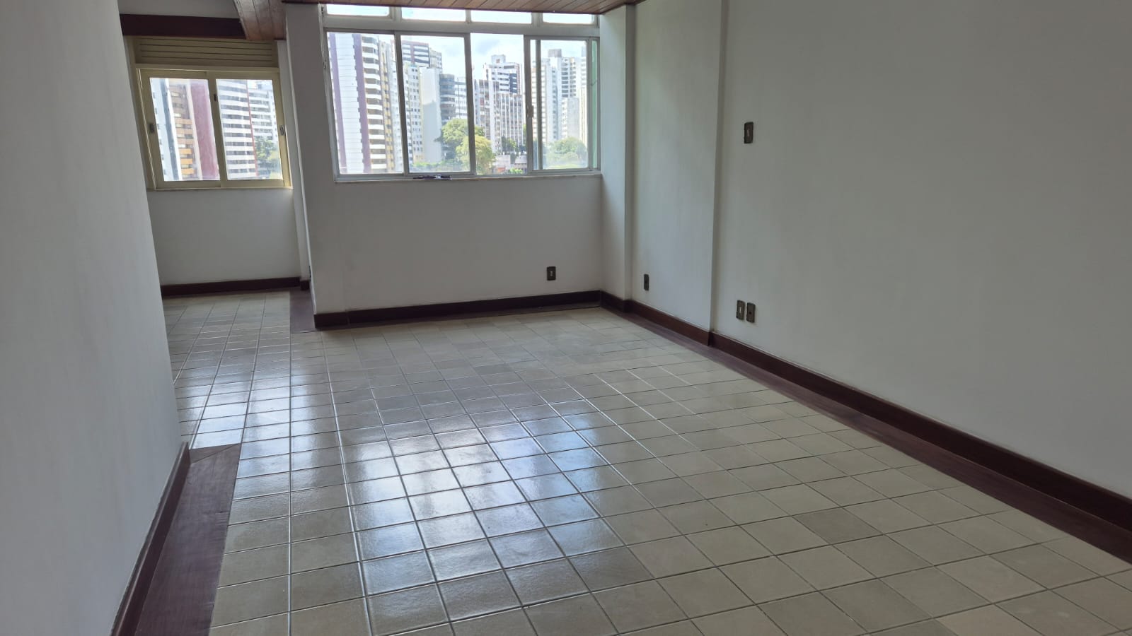 APARTAMENTO 2 QUARTOS ARM&Aacute;RIOS DEPEND&Ecirc;NCIA COMPLETA PORTARIA 24h &Agrave; VENDA NA GRA&Ccedil;A! Avenida Princesa Isabel Salvador - 