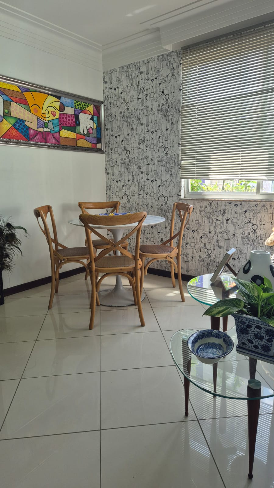 APARTAMENTO 4 QUARTOS 2 SU&Iacute;TES  VARANDA DEPEND&Ecirc;NCIA PORTARIA ELEVADOR &Agrave; VENDA NA GRA&Ccedil;A! Avenida Euclydes da Cunha Salvador - 