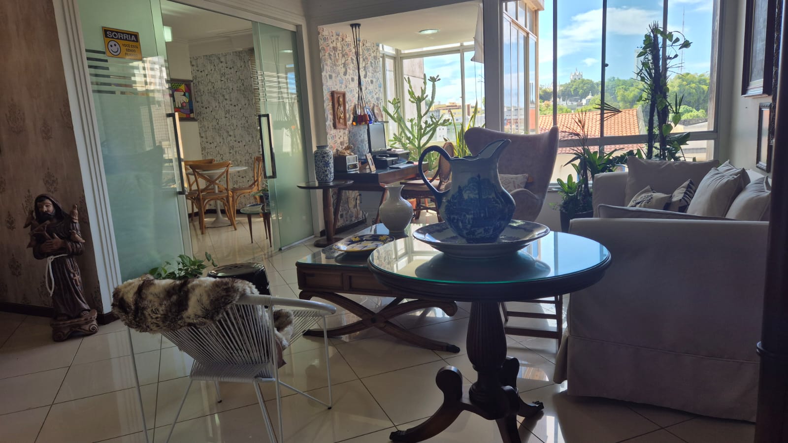 APARTAMENTO 4 QUARTOS 2 SU&Iacute;TES  VARANDA DEPEND&Ecirc;NCIA PORTARIA ELEVADOR &Agrave; VENDA NA GRA&Ccedil;A! Avenida Euclydes da Cunha Salvador - 