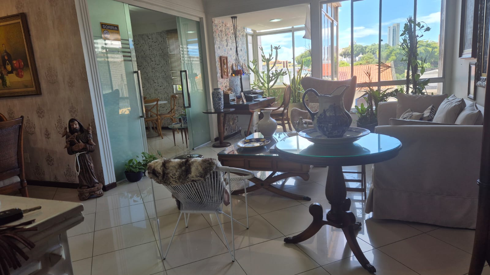 APARTAMENTO 4 QUARTOS 2 SU&Iacute;TES  VARANDA DEPEND&Ecirc;NCIA PORTARIA ELEVADOR &Agrave; VENDA NA GRA&Ccedil;A! Avenida Euclydes da Cunha Salvador - 