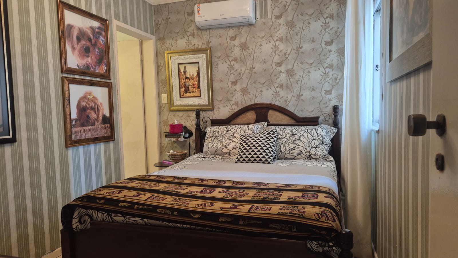 APARTAMENTO 4 QUARTOS 2 SU&Iacute;TES  VARANDA DEPEND&Ecirc;NCIA PORTARIA ELEVADOR &Agrave; VENDA NA GRA&Ccedil;A! Avenida Euclydes da Cunha Salvador - 