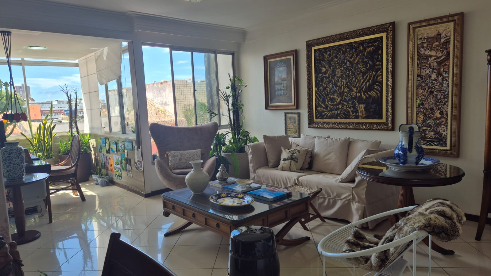 APARTAMENTO 4 QUARTOS 2 SU&Iacute;TES  VARANDA DEPEND&Ecirc;NCIA PORTARIA ELEVADOR &Agrave; VENDA NA GRA&Ccedil;A! Avenida Euclydes da Cunha Salvador - 