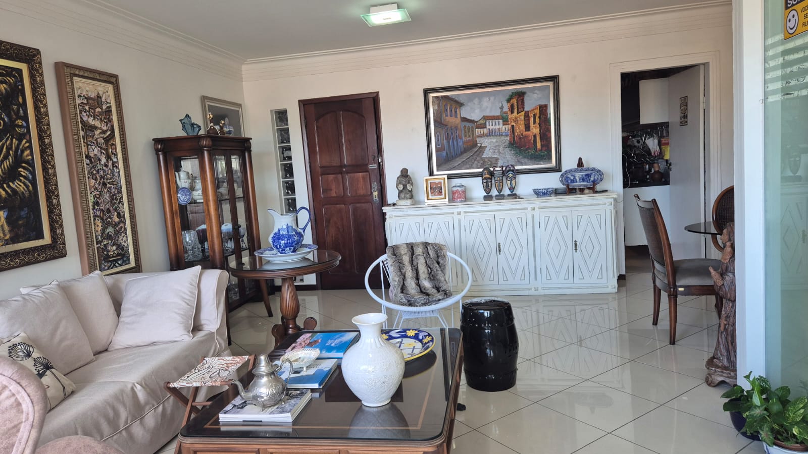 APARTAMENTO 4 QUARTOS 2 SU&Iacute;TES  VARANDA DEPEND&Ecirc;NCIA PORTARIA ELEVADOR &Agrave; VENDA NA GRA&Ccedil;A! Avenida Euclydes da Cunha Salvador - 