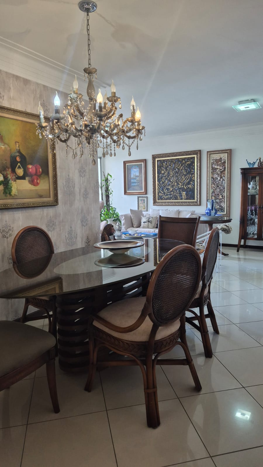 APARTAMENTO 4 QUARTOS 2 SU&Iacute;TES  VARANDA DEPEND&Ecirc;NCIA PORTARIA ELEVADOR &Agrave; VENDA NA GRA&Ccedil;A! Avenida Euclydes da Cunha Salvador - 