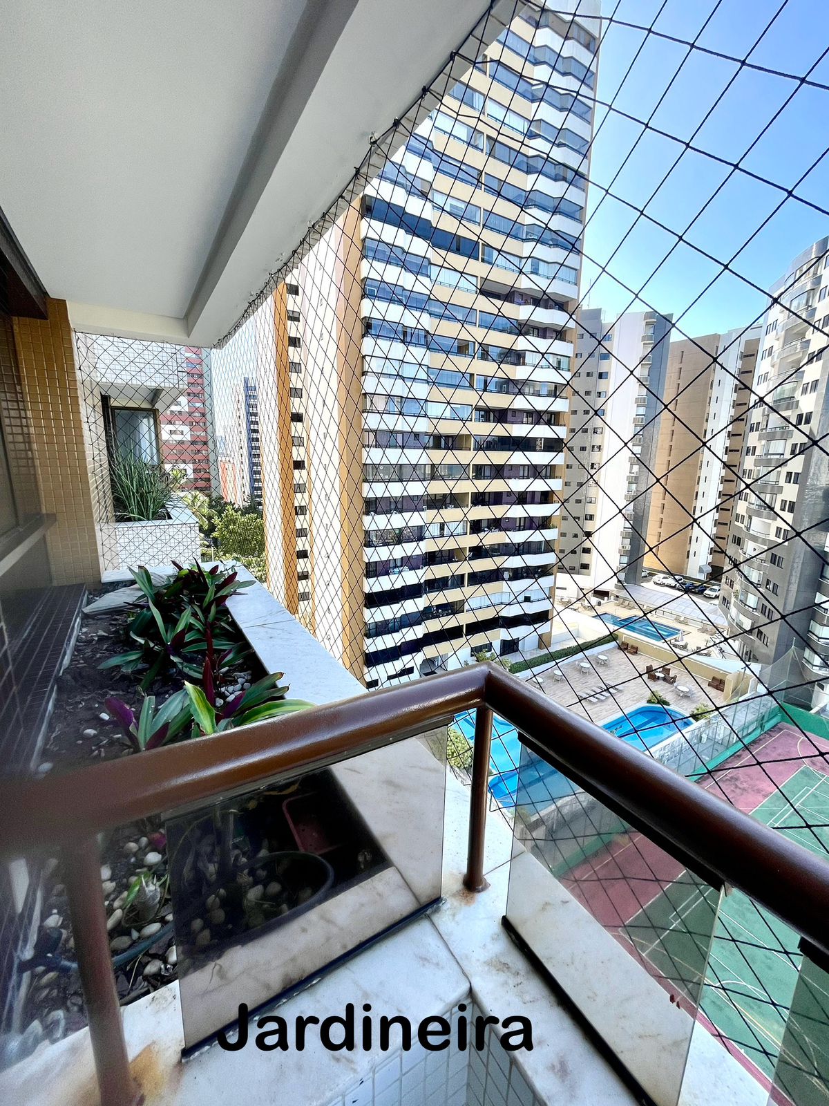 APARTAMENTO ALTO PADR&Atilde;O 4 QUARTOS 3 SU&Iacute;TES VARANDA 3 GARAGENS PISCINA QUADRA VENDA PITUBA! Rua Manoel Gomes de Mendonça Salvador - 