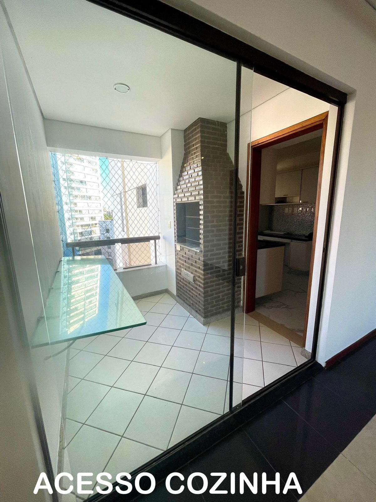 APARTAMENTO ALTO PADR&Atilde;O 4 QUARTOS 3 SU&Iacute;TES VARANDA 3 GARAGENS PISCINA QUADRA VENDA PITUBA! Rua Manoel Gomes de Mendonça Salvador - 