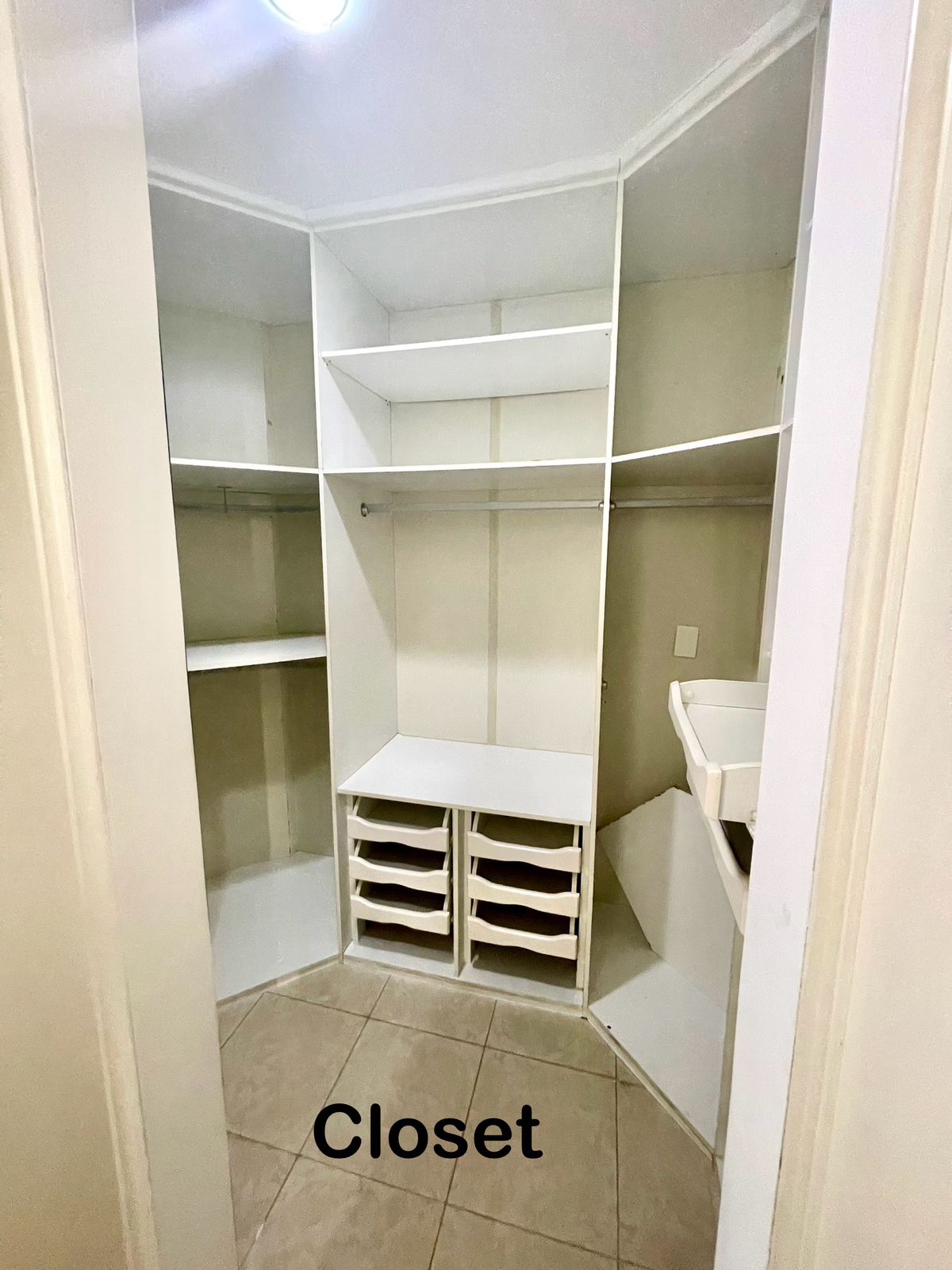 APARTAMENTO ALTO PADR&Atilde;O 4 QUARTOS 3 SU&Iacute;TES VARANDA 3 GARAGENS PISCINA QUADRA VENDA PITUBA! Rua Manoel Gomes de Mendonça Salvador - 