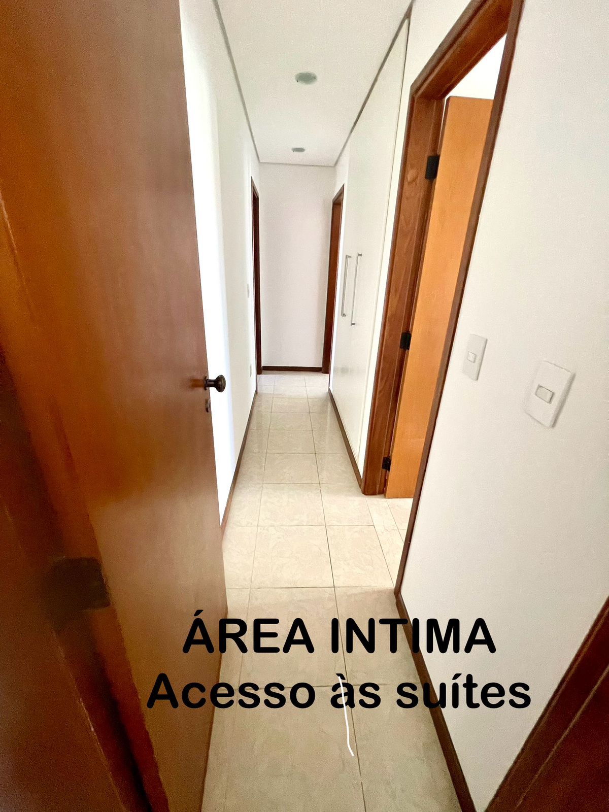 APARTAMENTO ALTO PADR&Atilde;O 4 QUARTOS 3 SU&Iacute;TES VARANDA 3 GARAGENS PISCINA QUADRA VENDA PITUBA! Rua Manoel Gomes de Mendonça Salvador - 