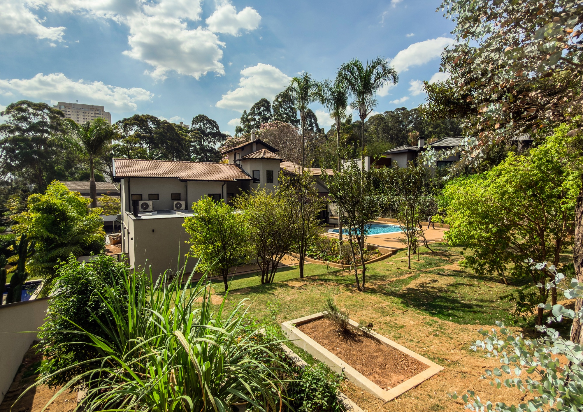 Tambor&eacute; 1 - Casa Alto Padr&atilde;o Avenida Ceci Barueri - 