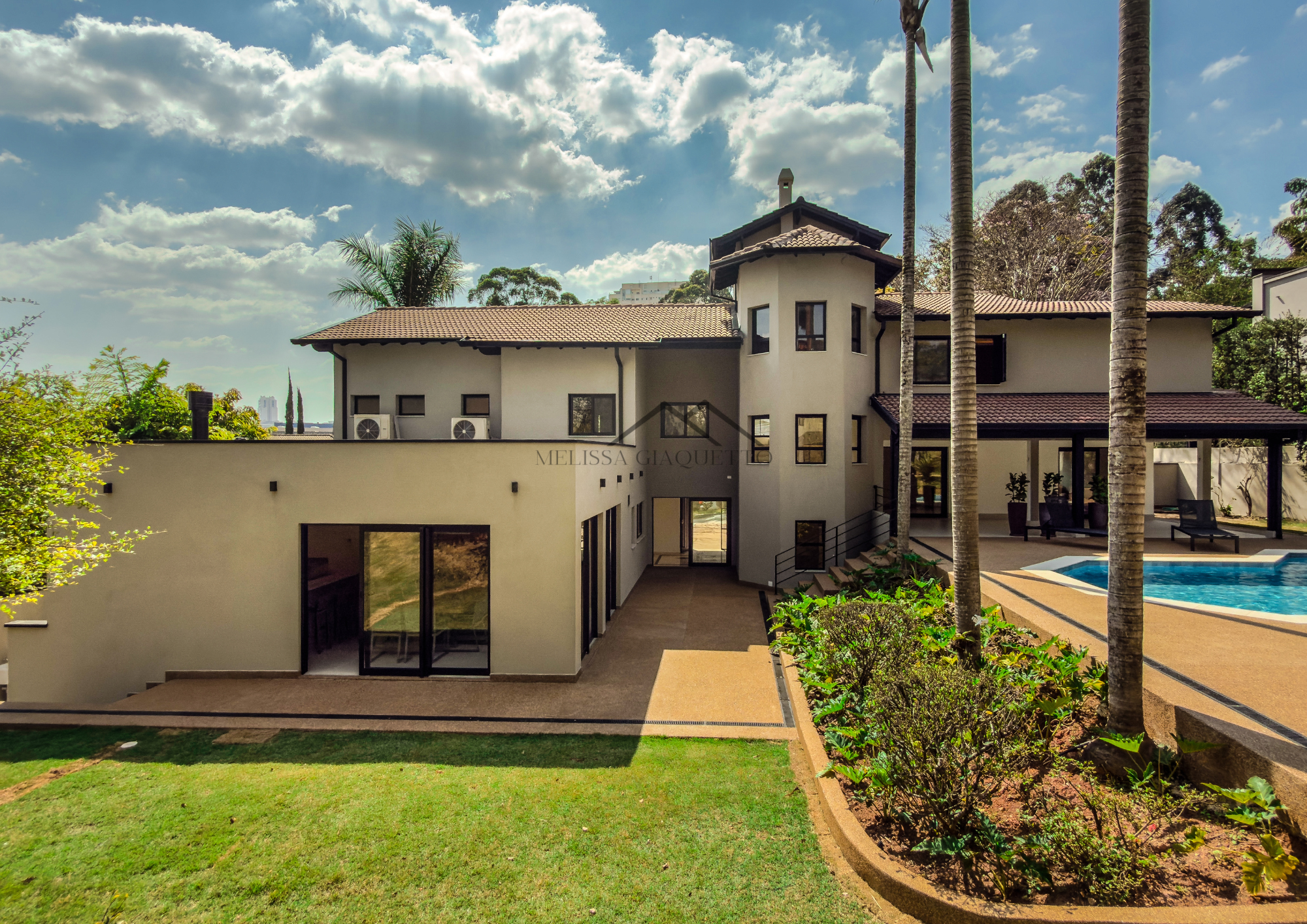 Tambor&eacute; 1 - Casa Alto Padr&atilde;o Avenida Ceci Barueri - 