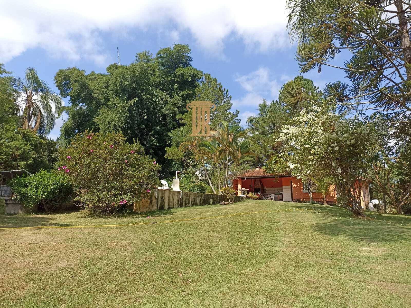 Ch&aacute;cara de 3.800m&sup2; em S&atilde;o Jos&eacute; dos Campos - SP  São José dos Campos - 