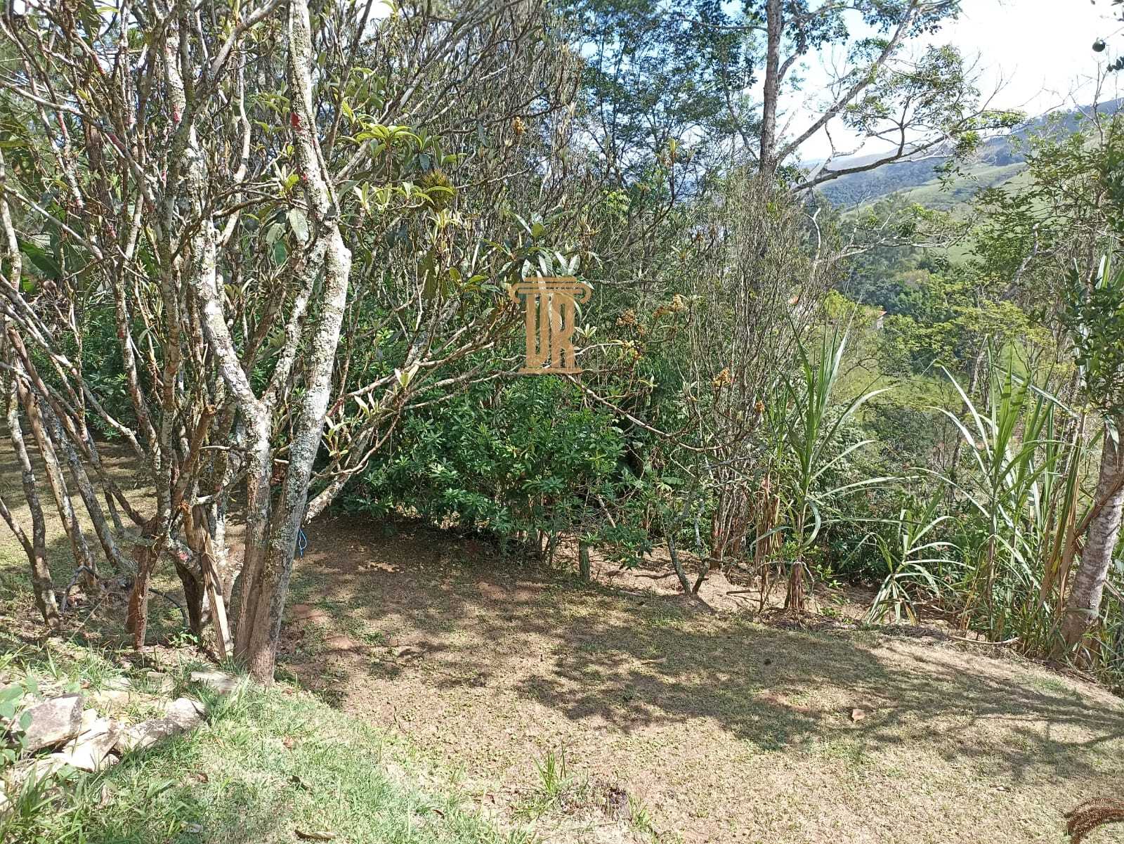 Ch&aacute;cara de 3.800m&sup2; em S&atilde;o Jos&eacute; dos Campos - SP  São José dos Campos - 