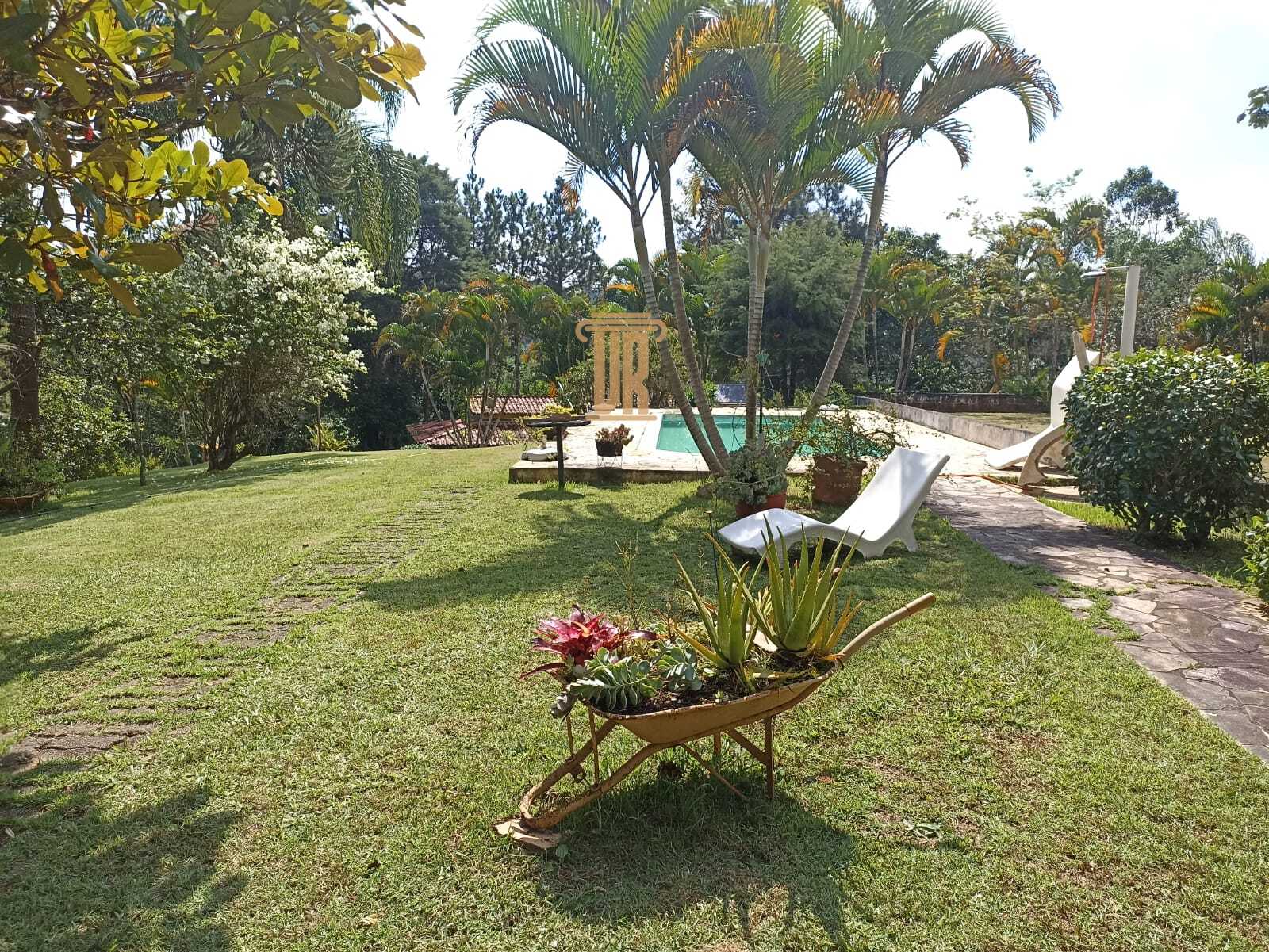 Ch&aacute;cara de 3.800m&sup2; em S&atilde;o Jos&eacute; dos Campos - SP  São José dos Campos - 