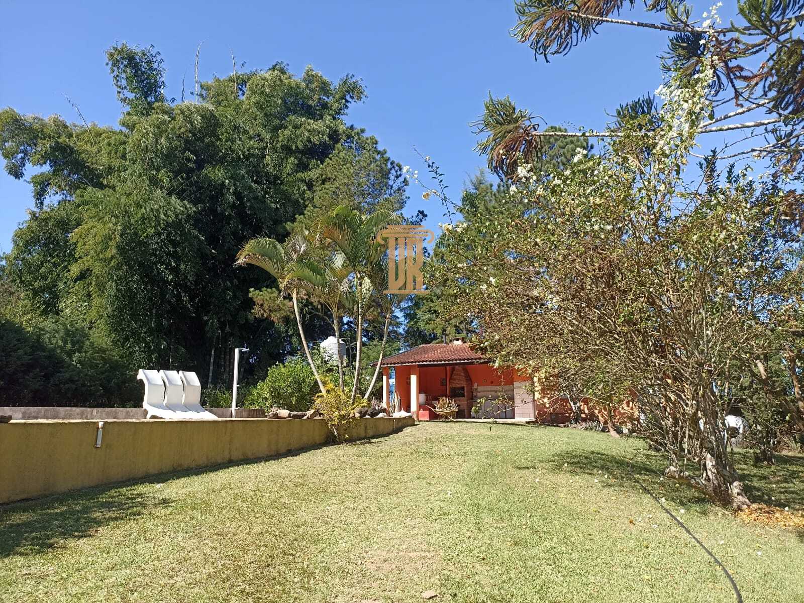 Ch&aacute;cara de 3.800m&sup2; em S&atilde;o Jos&eacute; dos Campos - SP  São José dos Campos - 