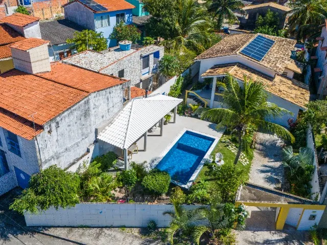 Casa em Jau&aacute; 3/4 com piscina, &aacute;rea gourmet e energia solar Rua Belgrado Camaçari - 
