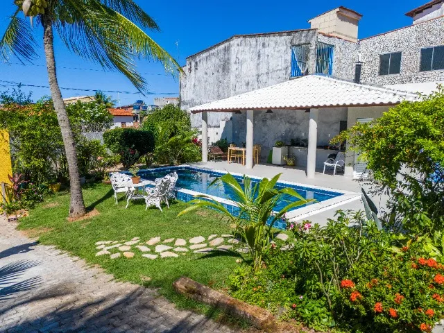 Casa em Jau&aacute; 3/4 com piscina, &aacute;rea gourmet e energia solar Rua Belgrado Camaçari - 