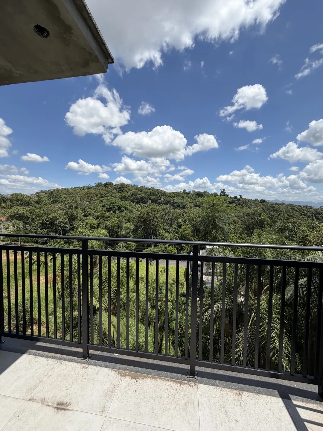 Casa de alto padr&atilde;o &agrave; venda, Timb&oacute; com 4 dormit&oacute;rios sendo 2 su&iacute;tes, bairro dos Estados Rua Erwin Reguse Timbó - 