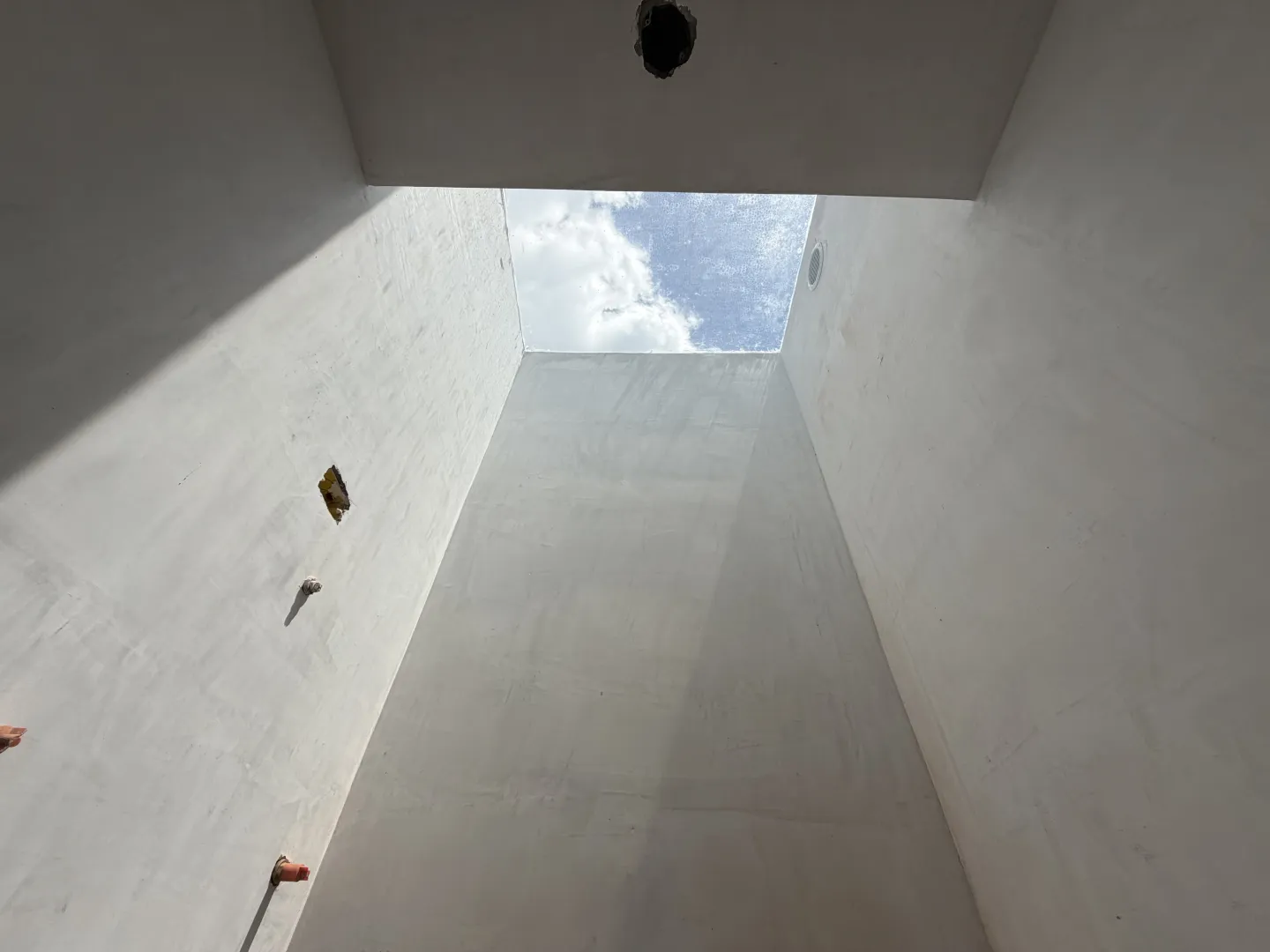 Casa de alto padr&atilde;o &agrave; venda, Timb&oacute; com 4 dormit&oacute;rios sendo 2 su&iacute;tes, bairro dos Estados Rua Erwin Reguse Timbó - 