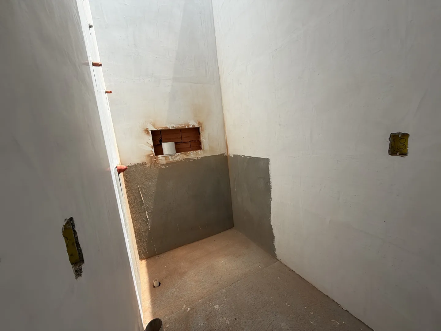 Casa de alto padr&atilde;o &agrave; venda, Timb&oacute; com 4 dormit&oacute;rios sendo 2 su&iacute;tes, bairro dos Estados Rua Erwin Reguse Timbó - 