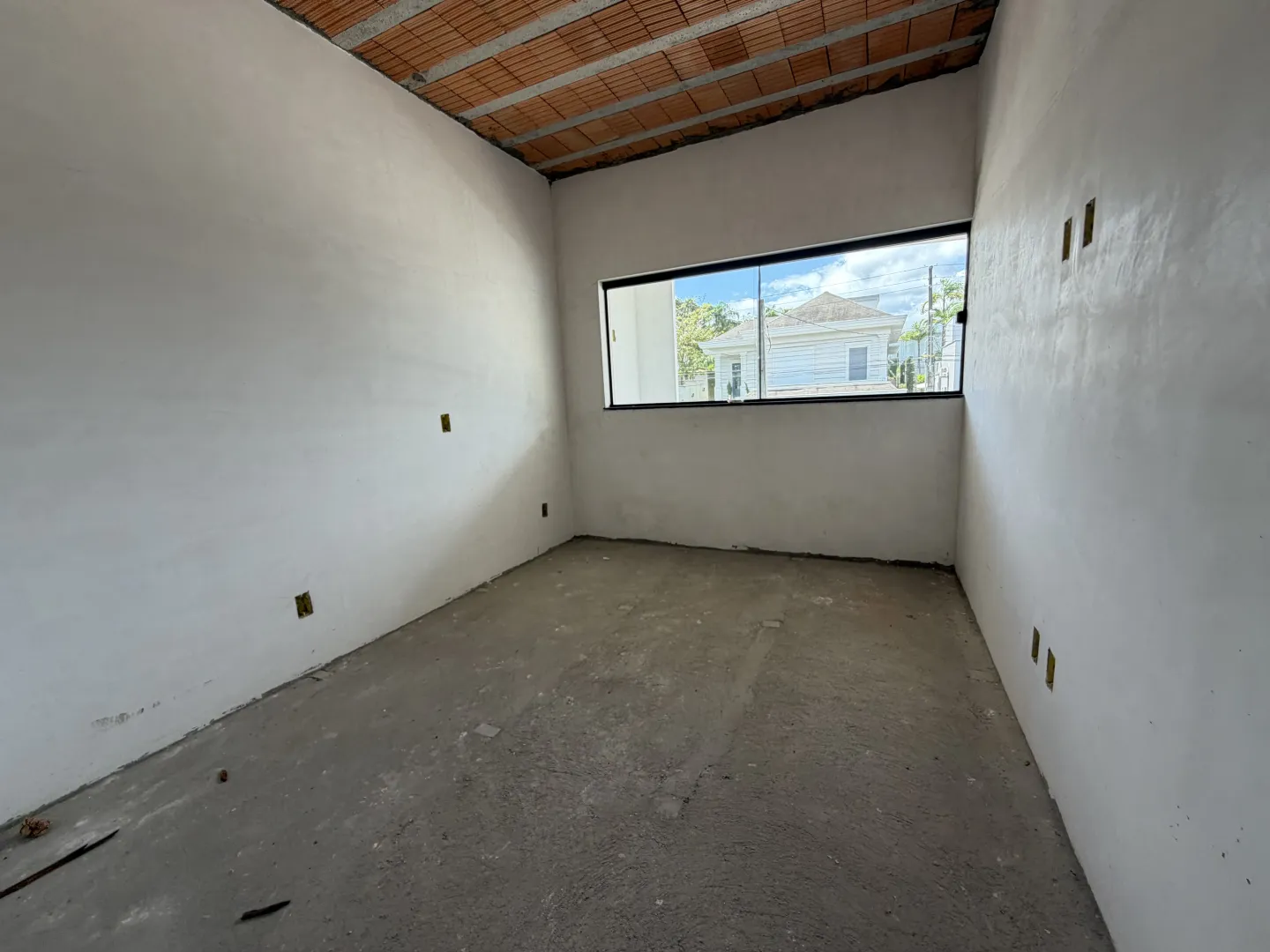 Casa de alto padr&atilde;o &agrave; venda, Timb&oacute; com 4 dormit&oacute;rios sendo 2 su&iacute;tes, bairro dos Estados Rua Erwin Reguse Timbó - 