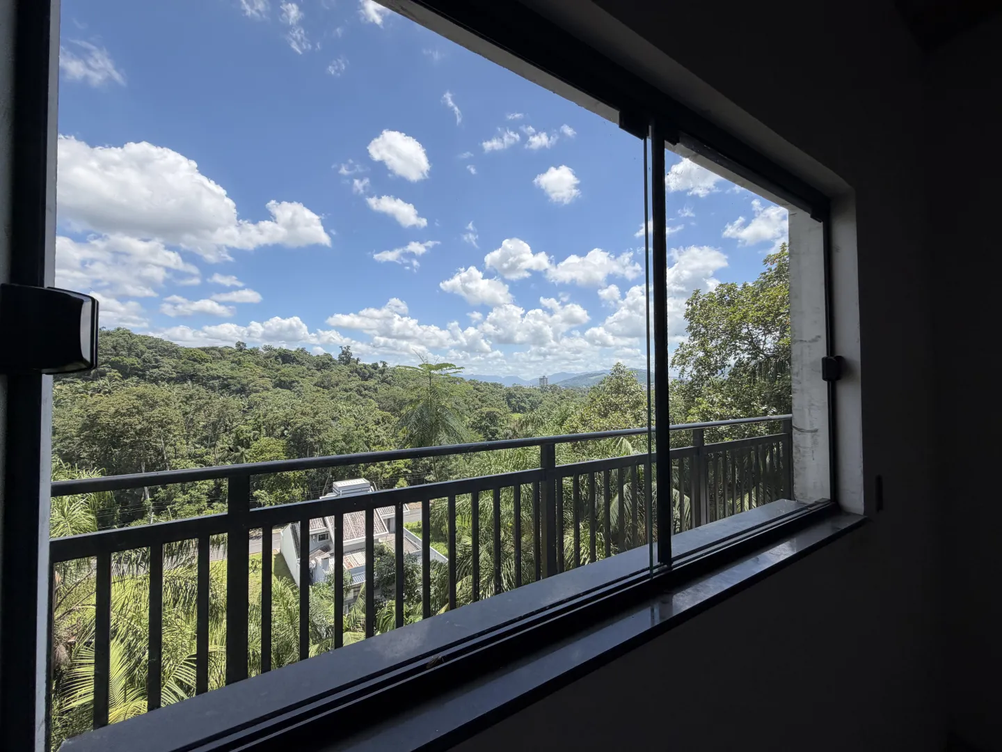 Casa de alto padr&atilde;o &agrave; venda, Timb&oacute; com 4 dormit&oacute;rios sendo 2 su&iacute;tes, bairro dos Estados Rua Erwin Reguse Timbó - 