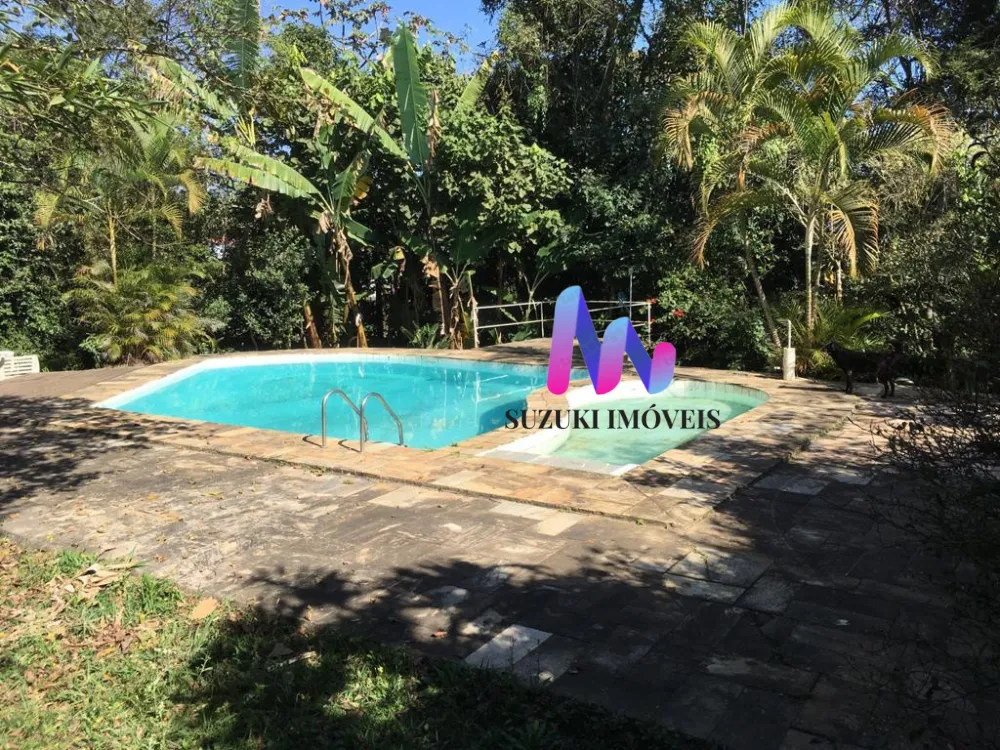 CASA CONDOM&Iacute;NIO EMBU DAS ARTES 5 DORMIT&Oacute;RIOS C SU&Iacute;TE Alameda das Tipuanas - - 