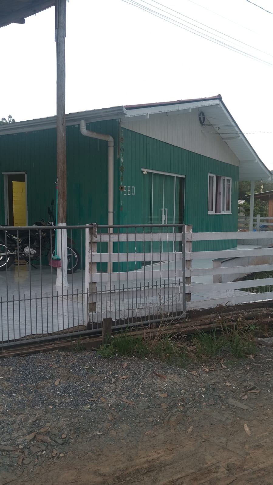 Casa de Madeira no Sert&atilde;o do Valongo  em Porto Belo SC Rua Valdemar Marinh Caetano Porto Belo - 