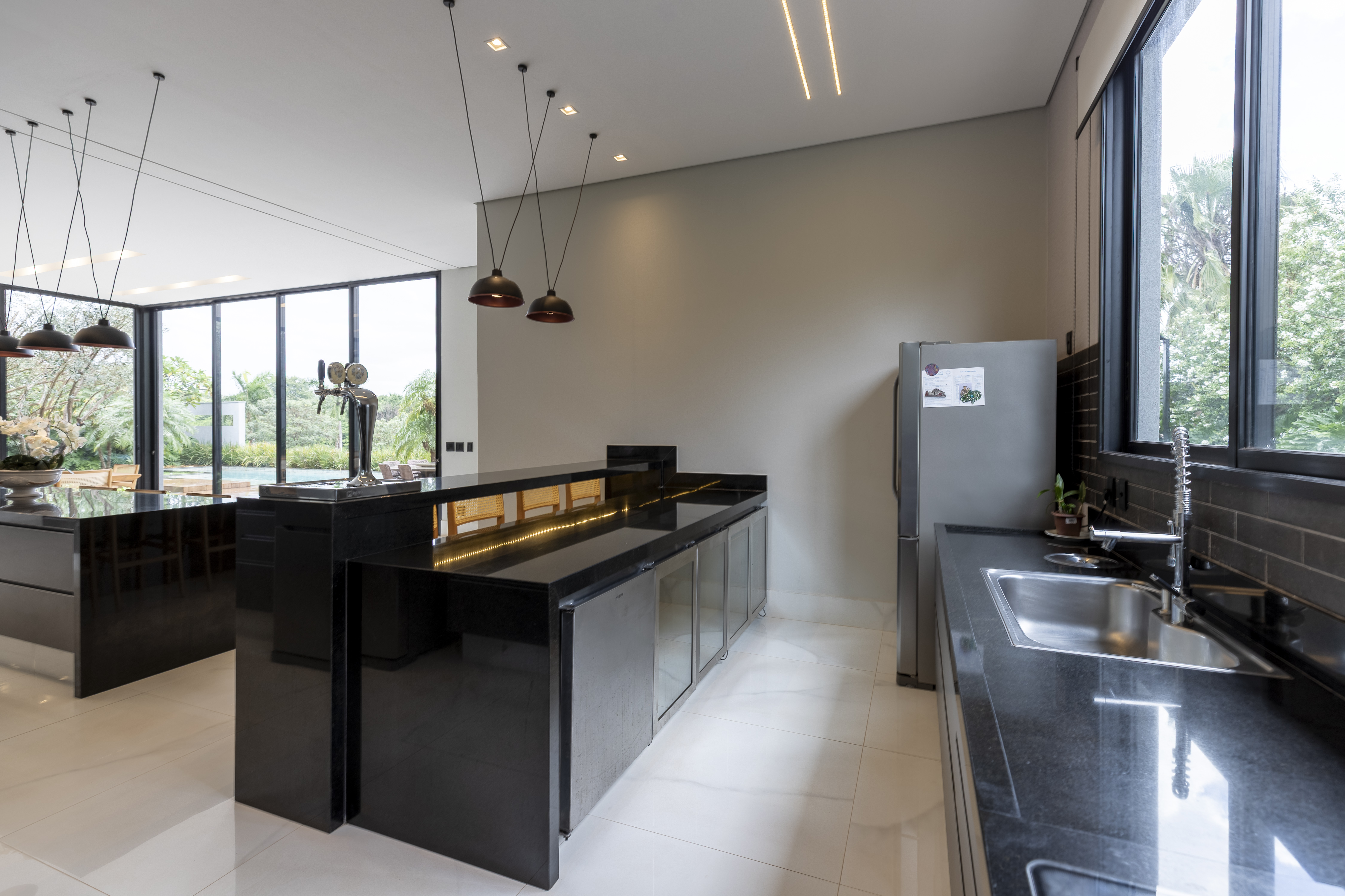 Casa &agrave; Venda Condominio Residencial Fazenda Santa Maria, 812m&sup2;, 3 Su&iacute;tes, Cravinhos/SP Rua Magnolias  CRAVINHOS - 