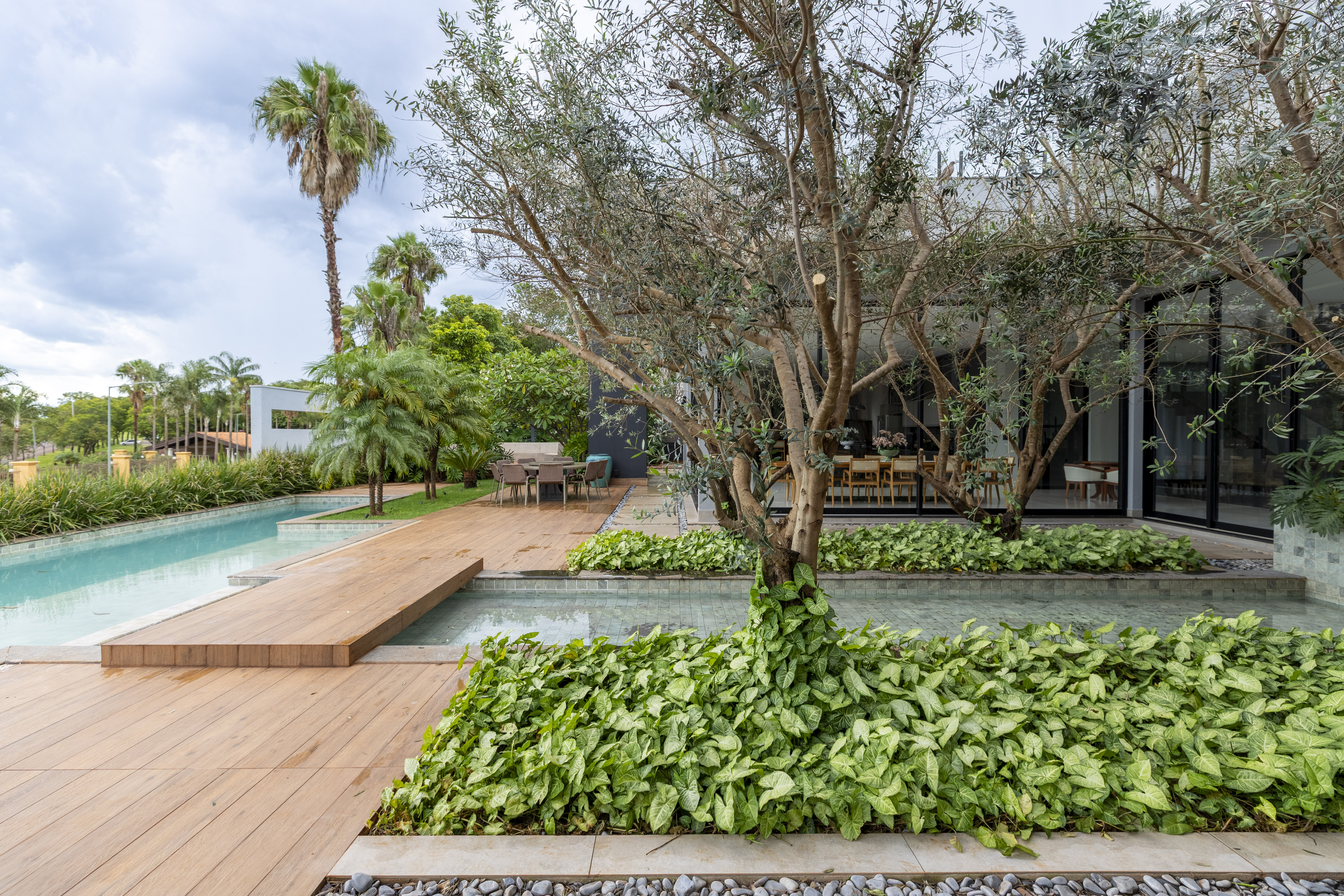 Casa &agrave; Venda Condominio Residencial Fazenda Santa Maria, 812m&sup2;, 3 Su&iacute;tes, Cravinhos/SP Rua Magnolias  CRAVINHOS - 