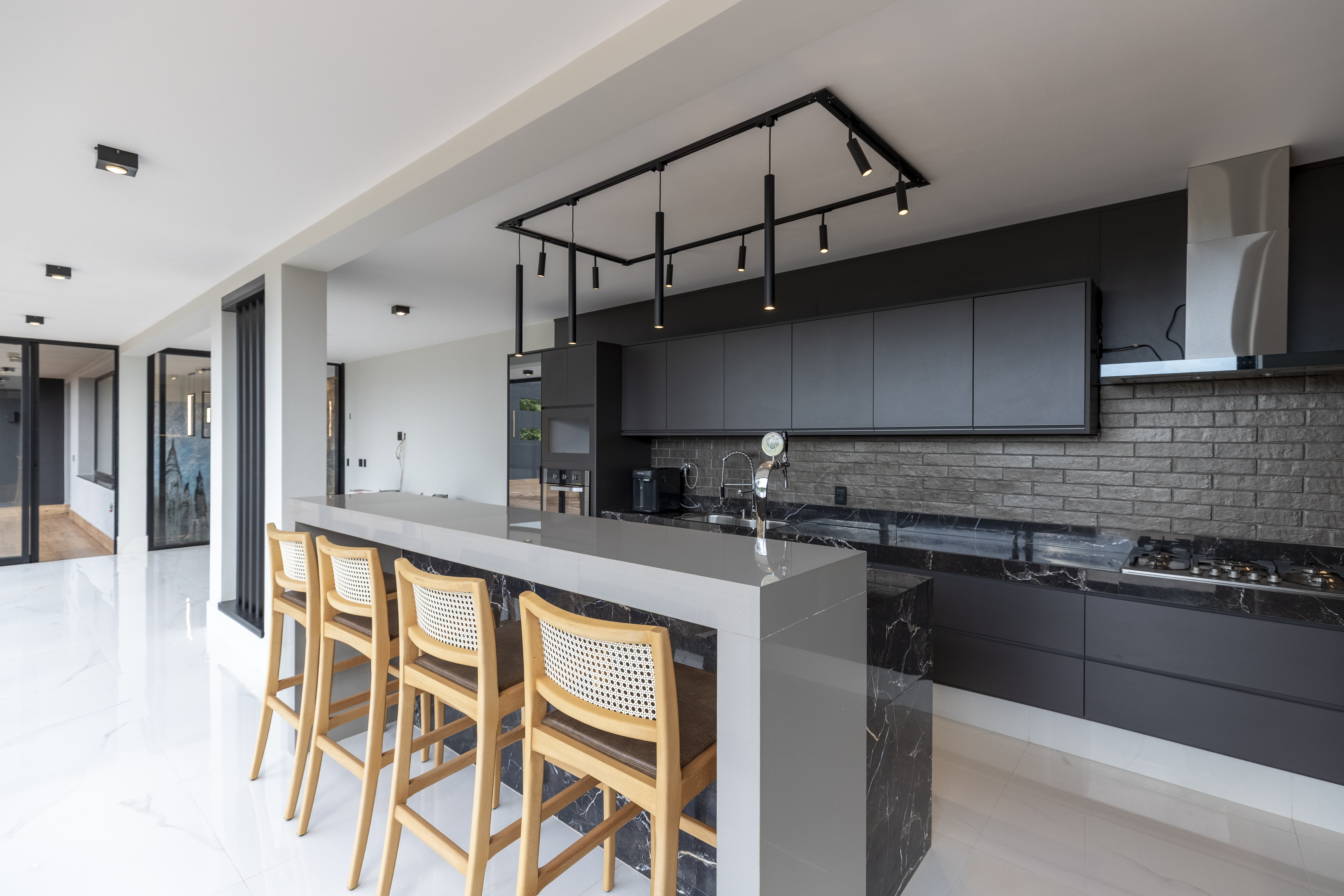 Casa &agrave; Venda Condominio Residencial Fazenda Santa Maria, 812m&sup2;, 3 Su&iacute;tes, Cravinhos/SP Rua Magnolias  CRAVINHOS - 