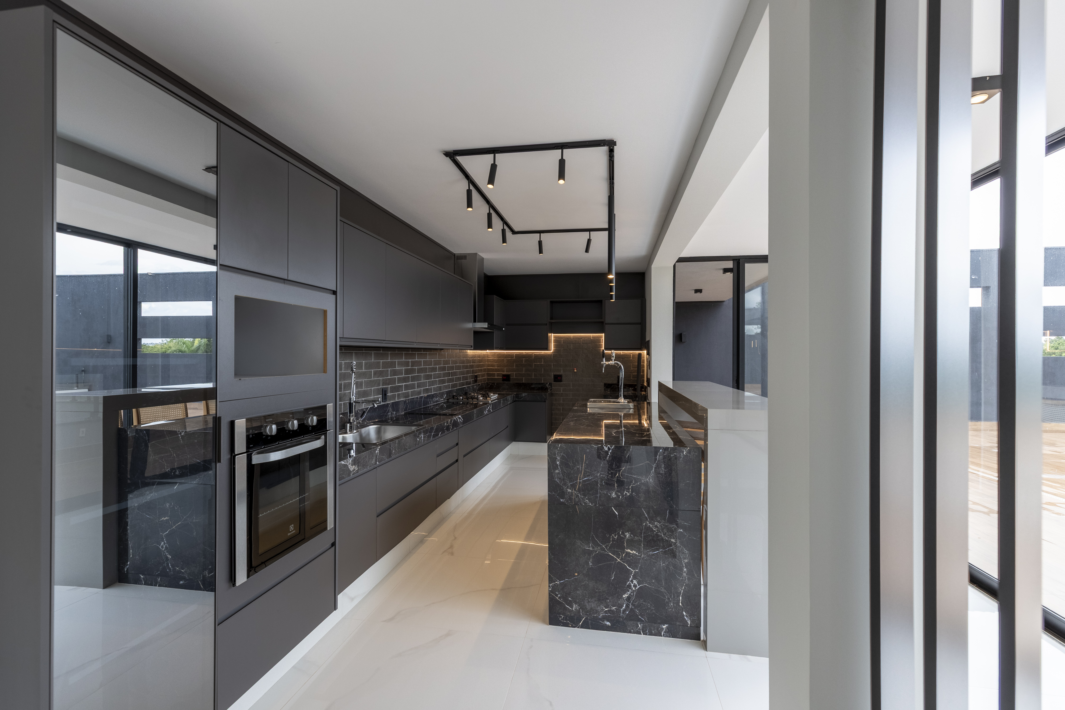 Casa &agrave; Venda Condominio Residencial Fazenda Santa Maria, 812m&sup2;, 3 Su&iacute;tes, Cravinhos/SP Rua Magnolias  CRAVINHOS - 