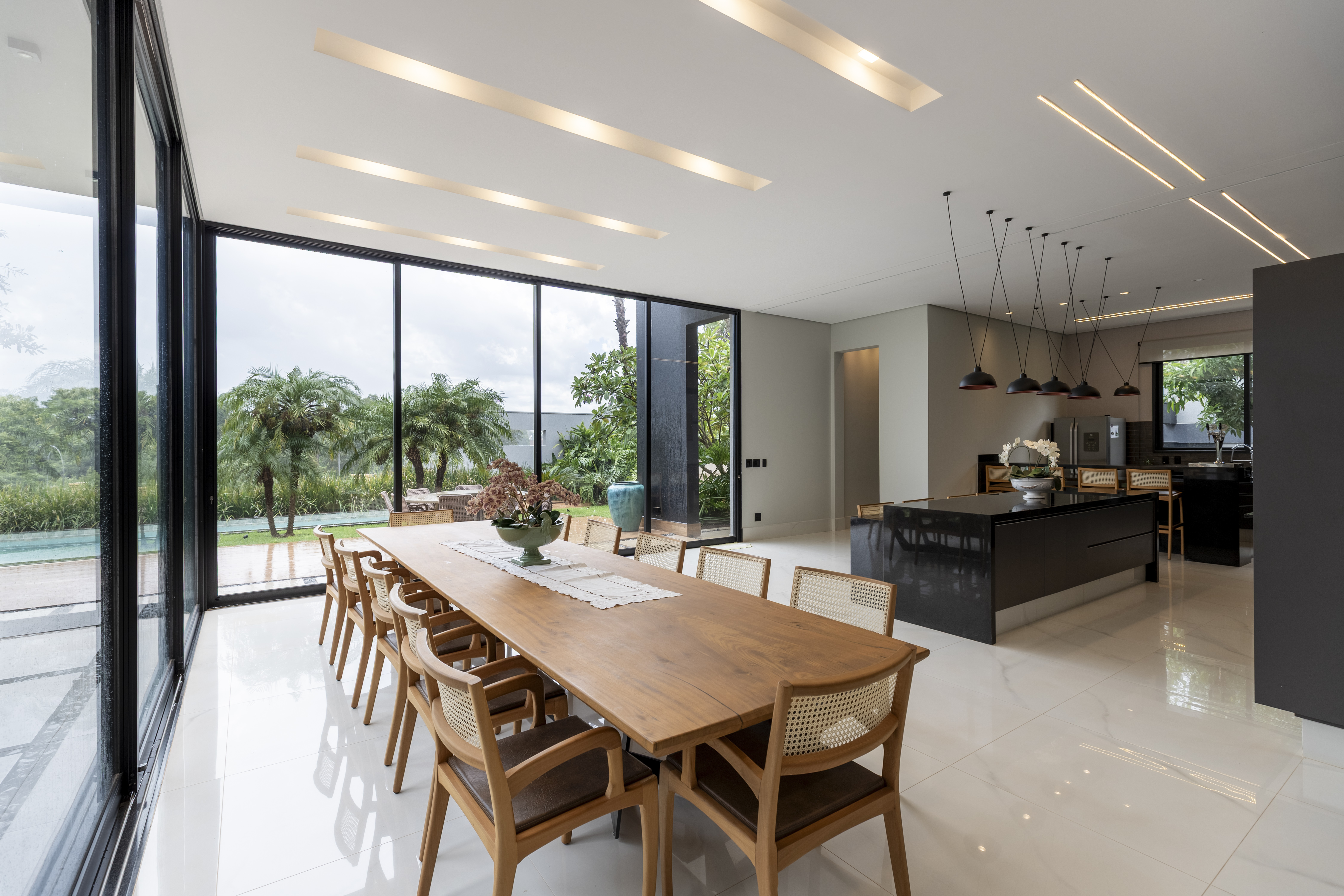 Casa &agrave; Venda Condominio Residencial Fazenda Santa Maria, 812m&sup2;, 3 Su&iacute;tes, Cravinhos/SP Rua Magnolias  CRAVINHOS - 