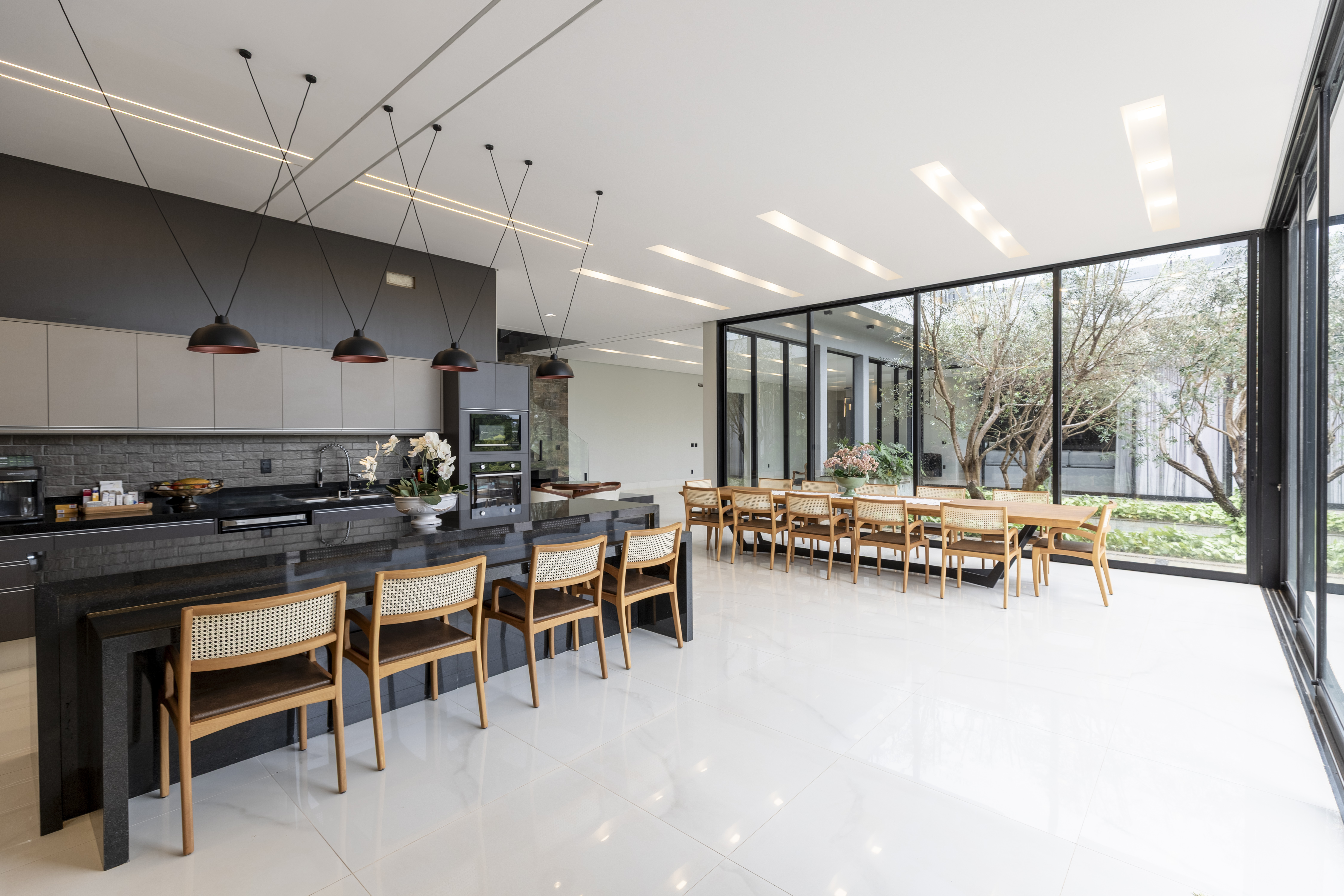 Casa &agrave; Venda Condominio Residencial Fazenda Santa Maria, 812m&sup2;, 3 Su&iacute;tes, Cravinhos/SP Rua Magnolias  CRAVINHOS - 