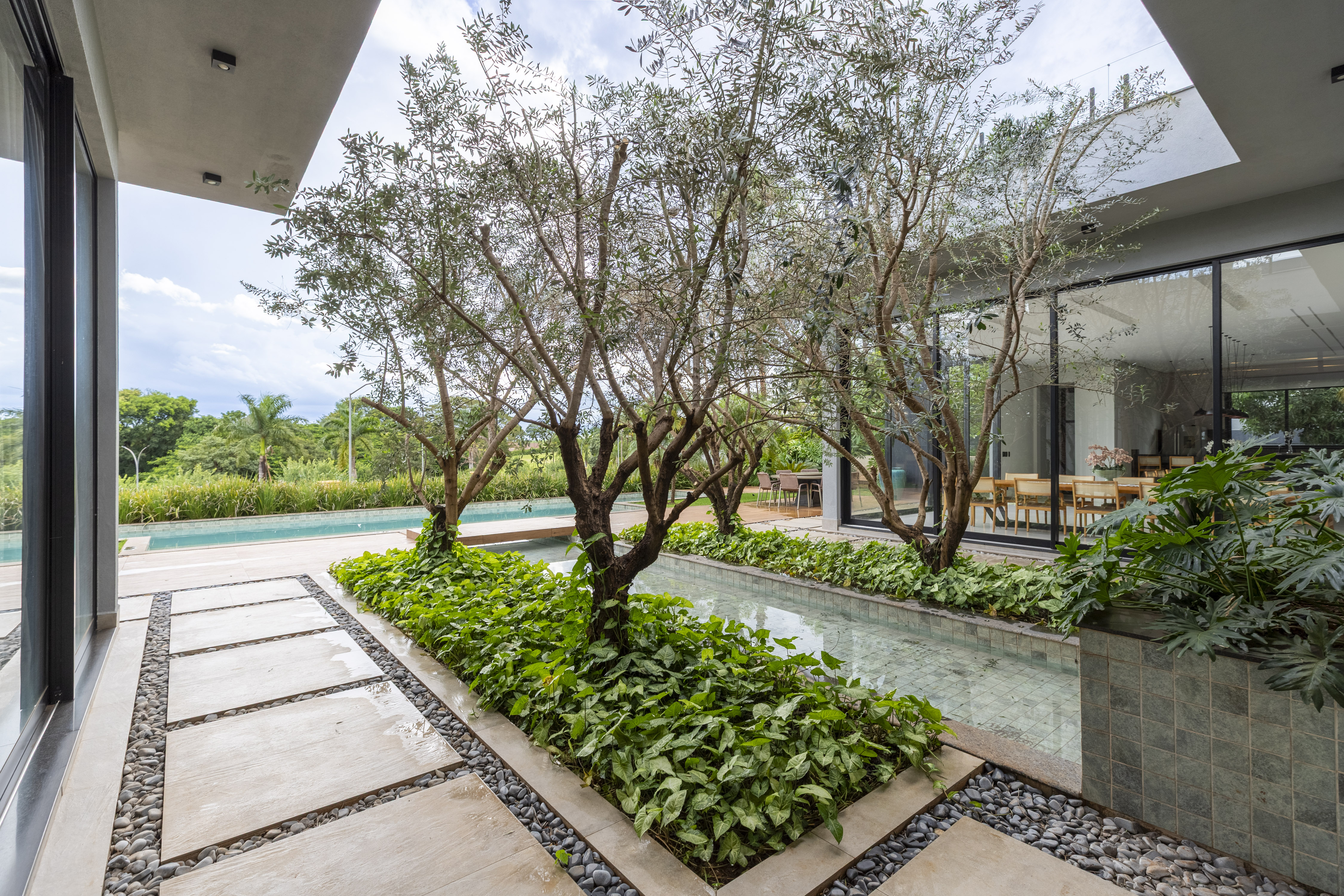 Casa &agrave; Venda Condominio Residencial Fazenda Santa Maria, 812m&sup2;, 3 Su&iacute;tes, Cravinhos/SP Rua Magnolias  CRAVINHOS - 