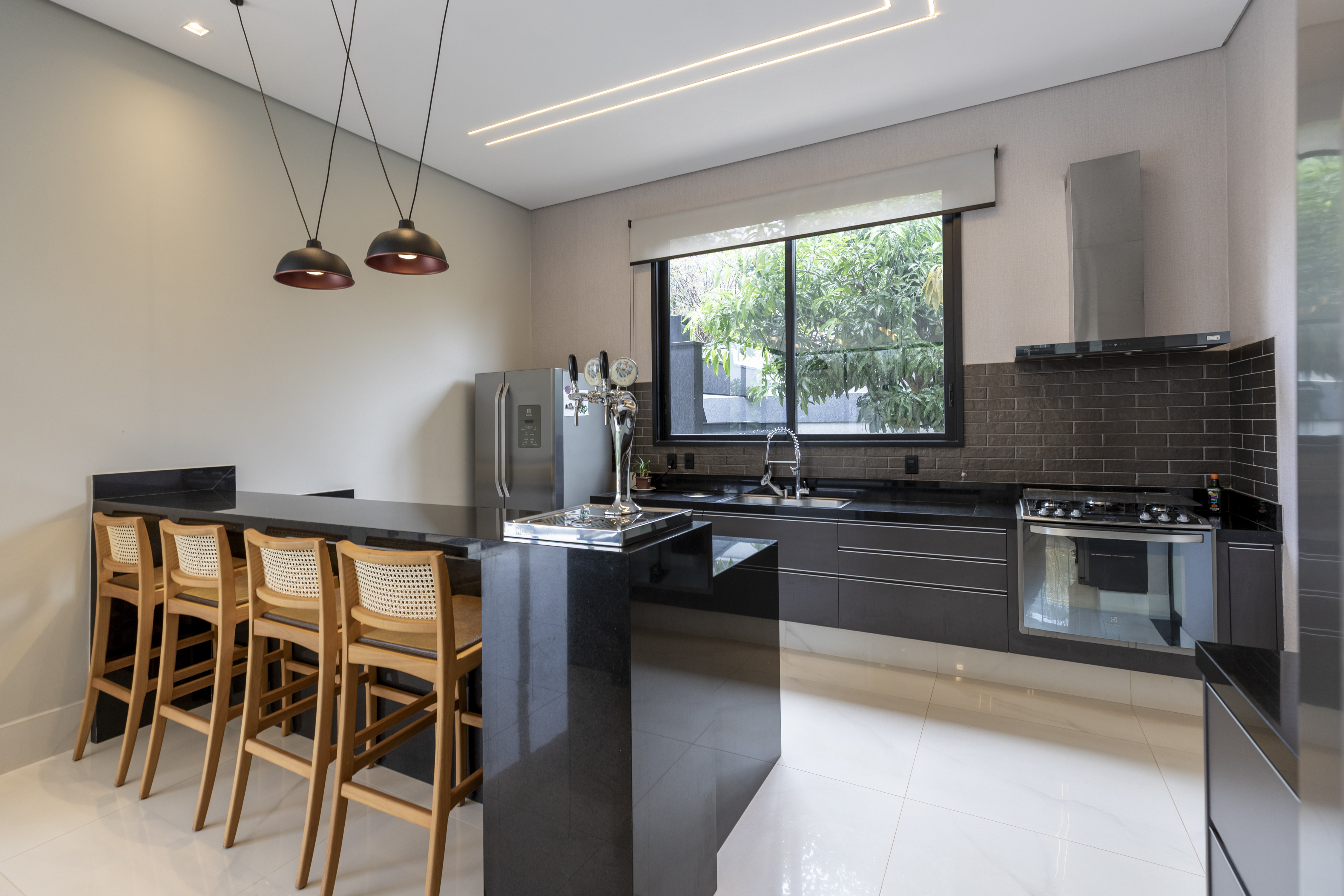 Casa &agrave; Venda Condominio Residencial Fazenda Santa Maria, 812m&sup2;, 3 Su&iacute;tes, Cravinhos/SP Rua Magnolias  CRAVINHOS - 