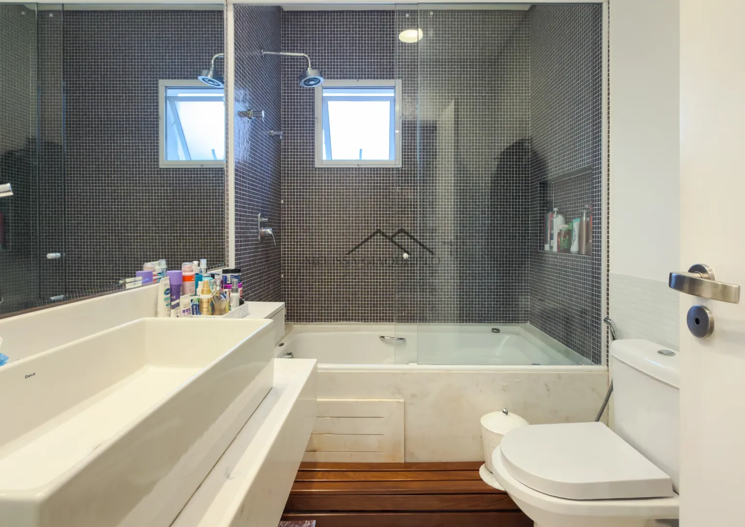 Tambor&eacute; 7 - Casa Alto Padr&atilde;o  - - 