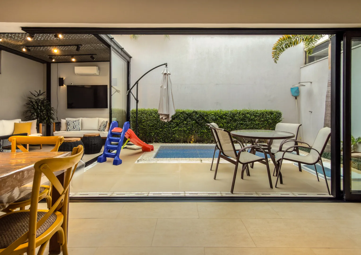 Tambor&eacute; 7 - Casa Alto Padr&atilde;o  - - 